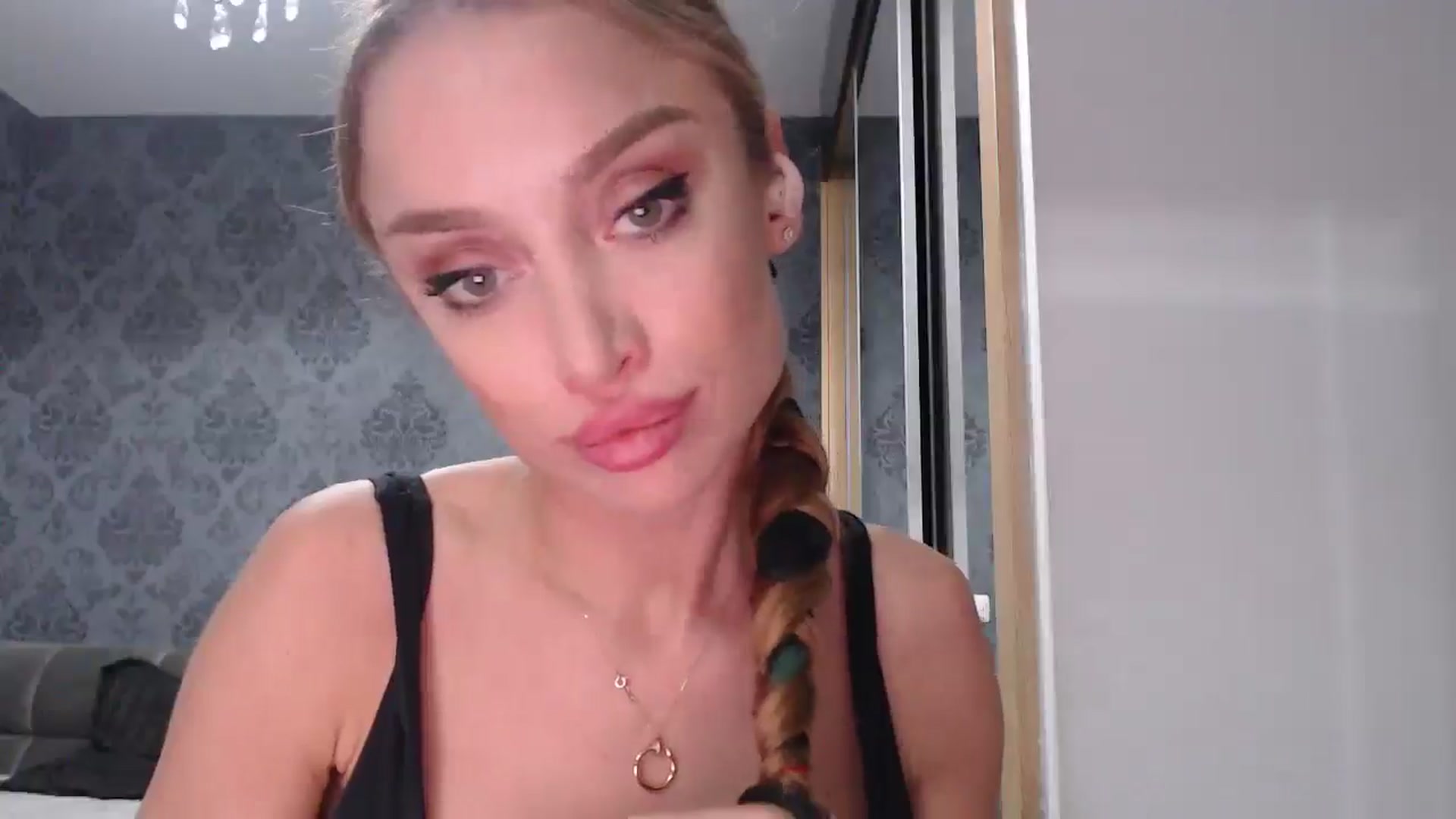 Gallery image thumbnail from Anayys's myfreecams stream on, 04/25/2025, 18:49 image 19 of 20
