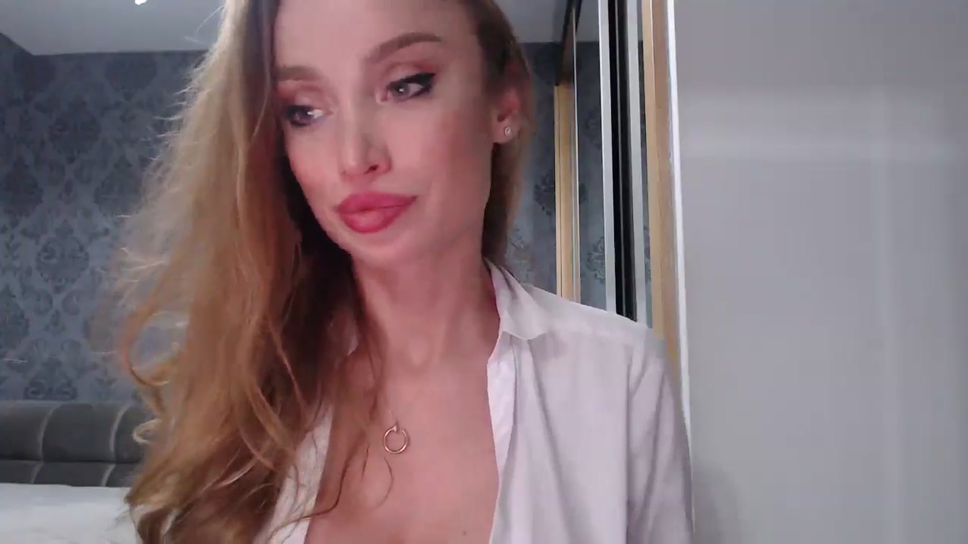 Gallery image thumbnail from Anayys's myfreecams stream on, 04/26/2025, 24:57 image 18 of 20
