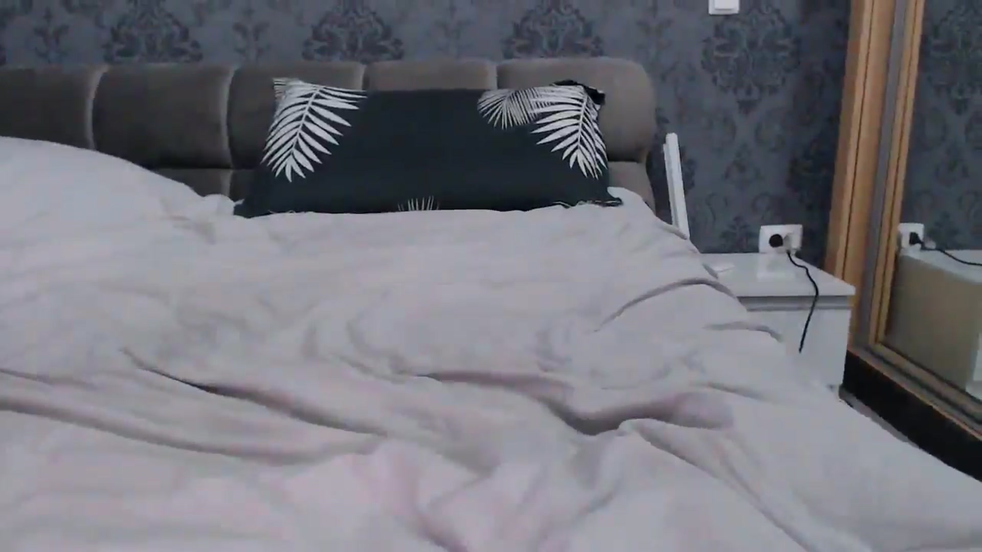 Gallery image thumbnail from Anayys's myfreecams stream on, 04/27/2025, 18:59 image 14 of 20