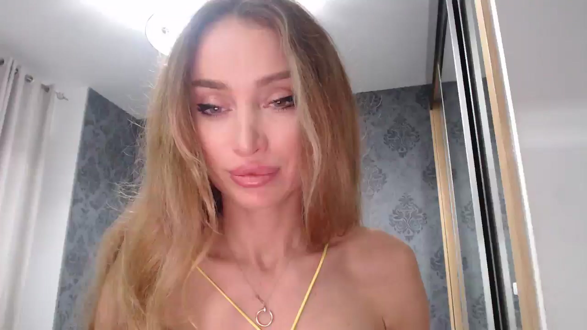 Gallery image thumbnail from Anayys's myfreecams stream on, 04/28/2025, 17:53 image 6 of 20