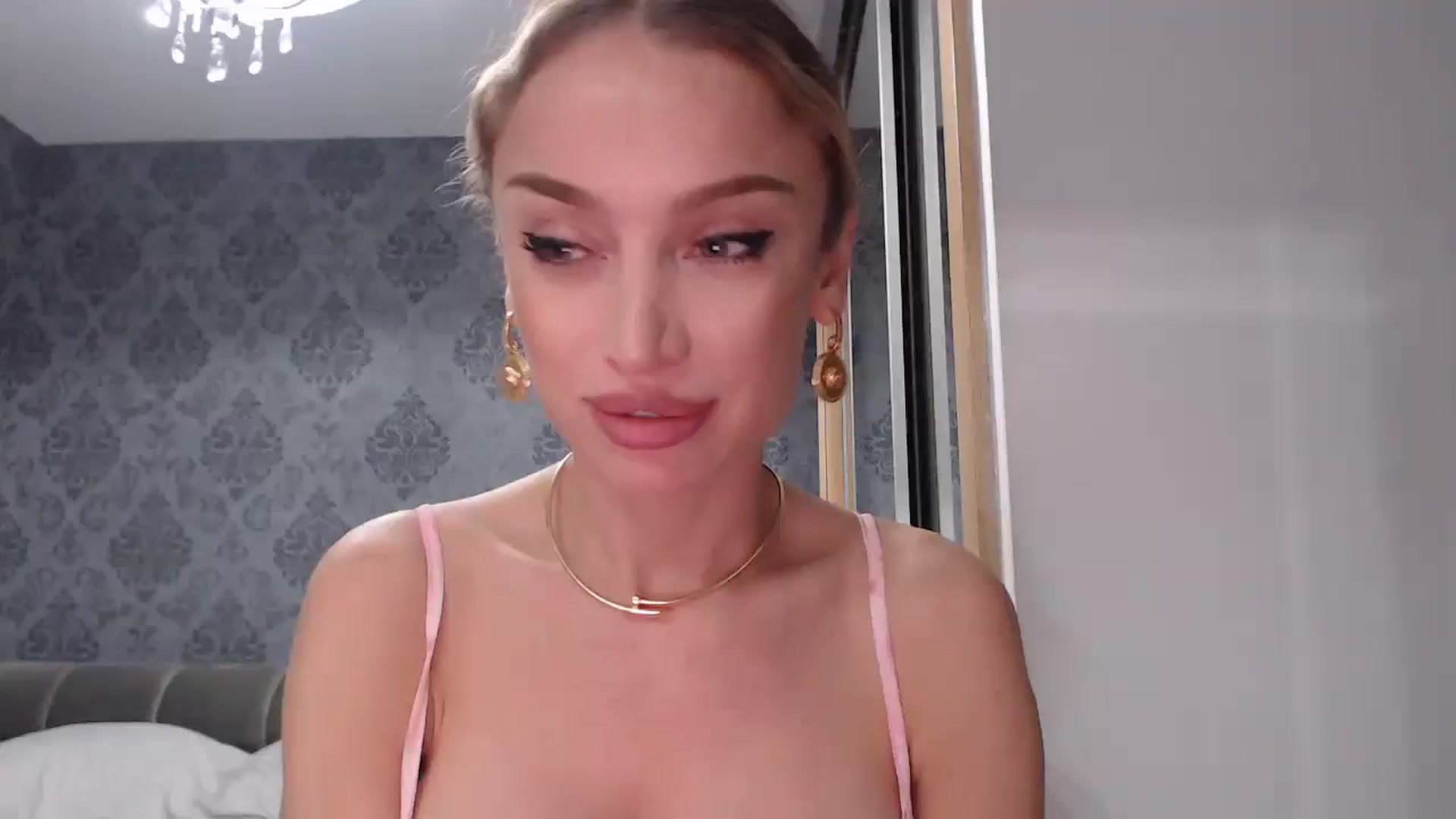 Gallery image thumbnail from Anayys's myfreecams stream on, 04/30/2025, 18:14 image 1 of 20