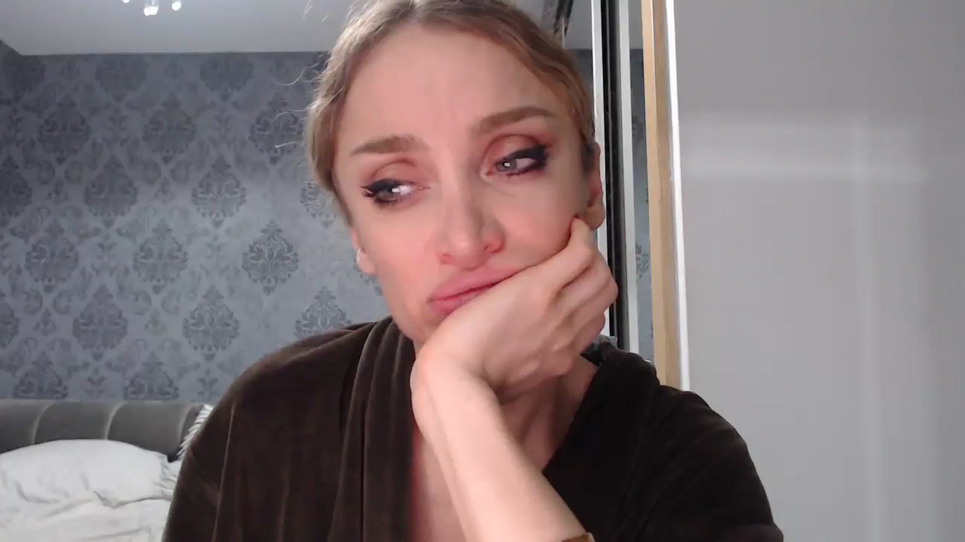 Gallery image thumbnail from Anayys's myfreecams stream on, 04/30/2025, 23:52 image 13 of 20