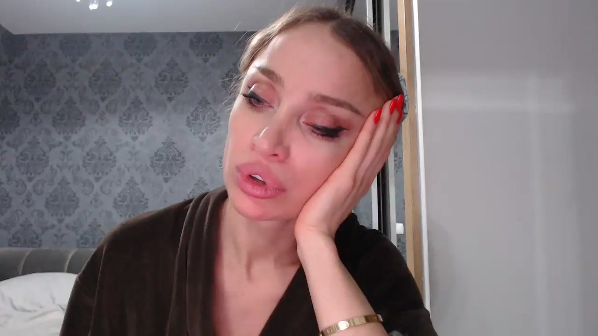 Gallery image thumbnail from Anayys's myfreecams stream on, 04/30/2025, 23:52 image 14 of 20