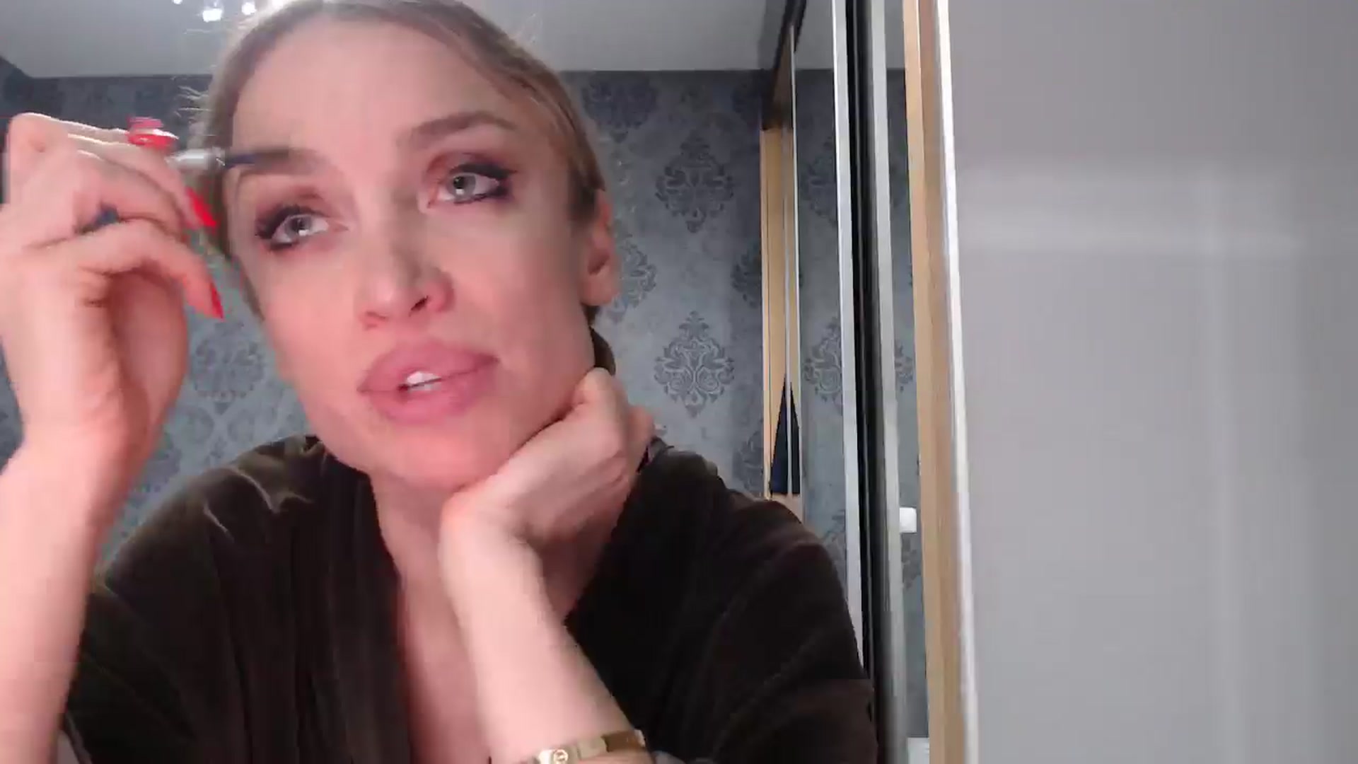 Gallery image thumbnail from Anayys's myfreecams stream on, 04/30/2025, 23:52 image 11 of 20