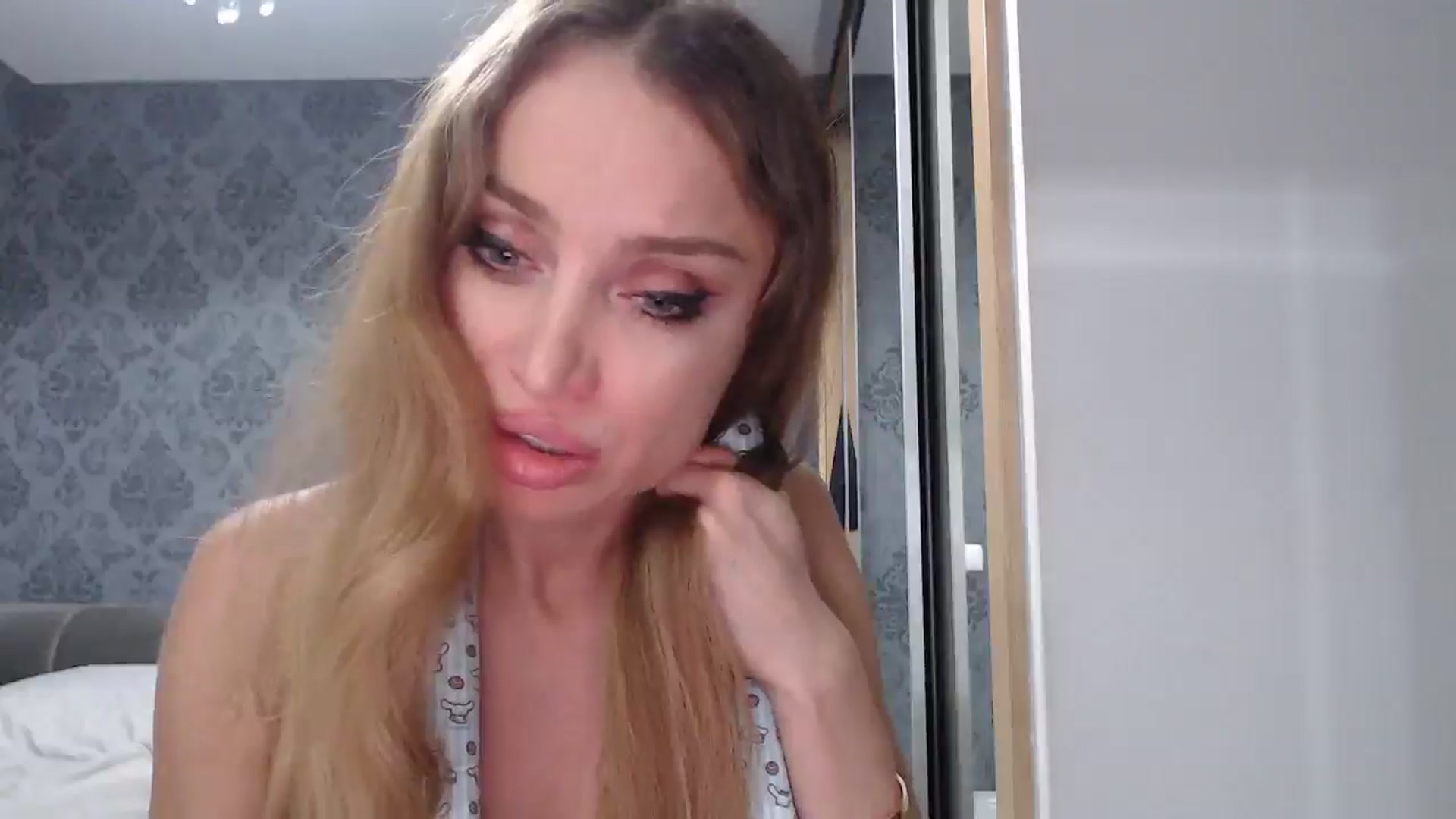 Gallery image thumbnail from Anayys's myfreecams stream on, 04/30/2025, 23:52 image 6 of 20