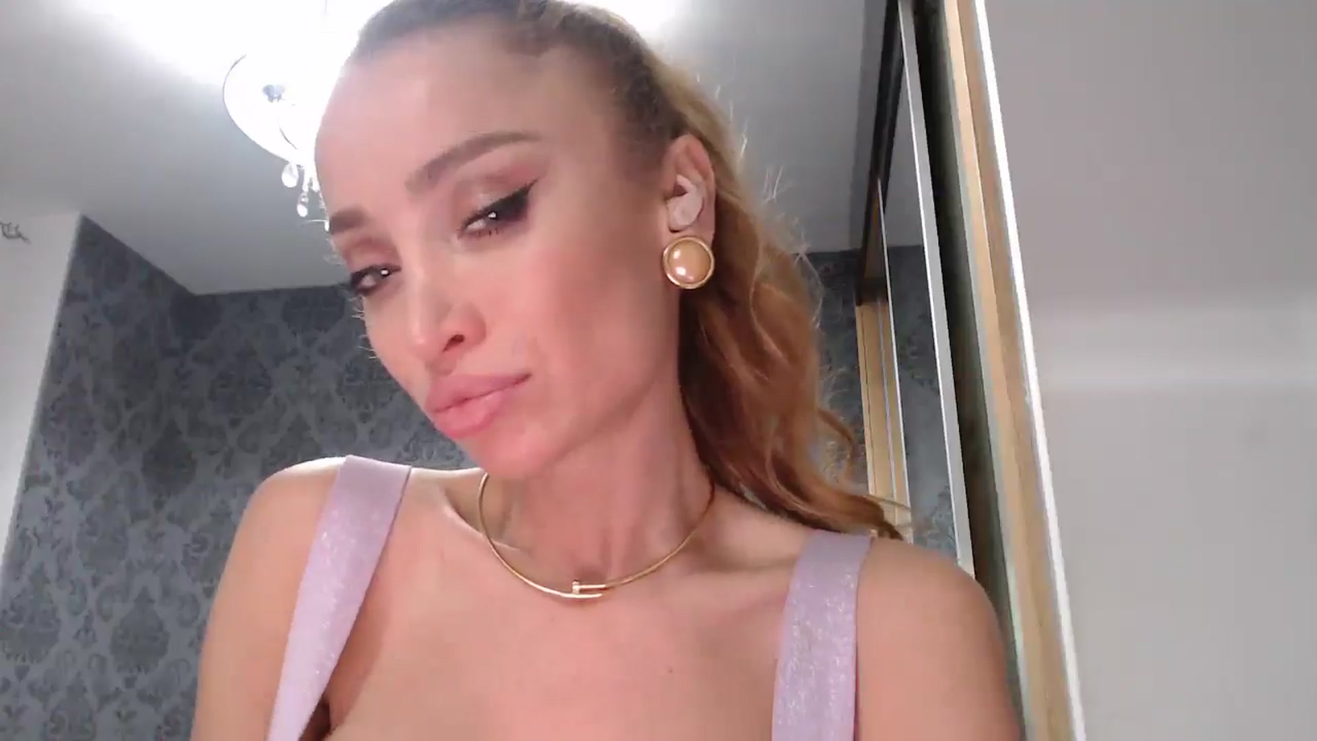 Gallery image thumbnail from Anayys's myfreecams stream on, 05/03/2025, 22:38 image 2 of 20