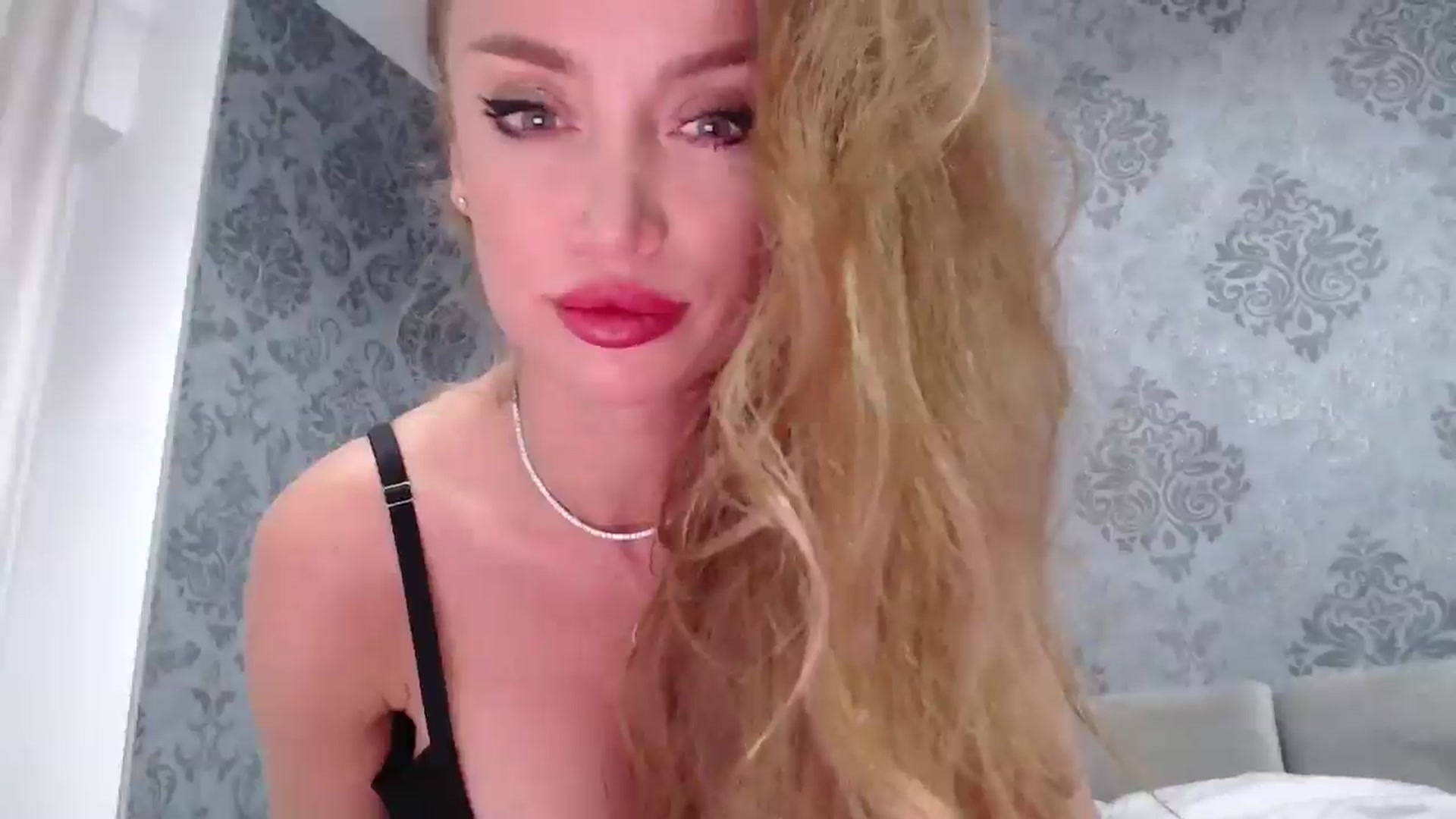 Gallery image thumbnail from Anayys's myfreecams stream on, 05/11/2025, 23:04 image 14 of 20