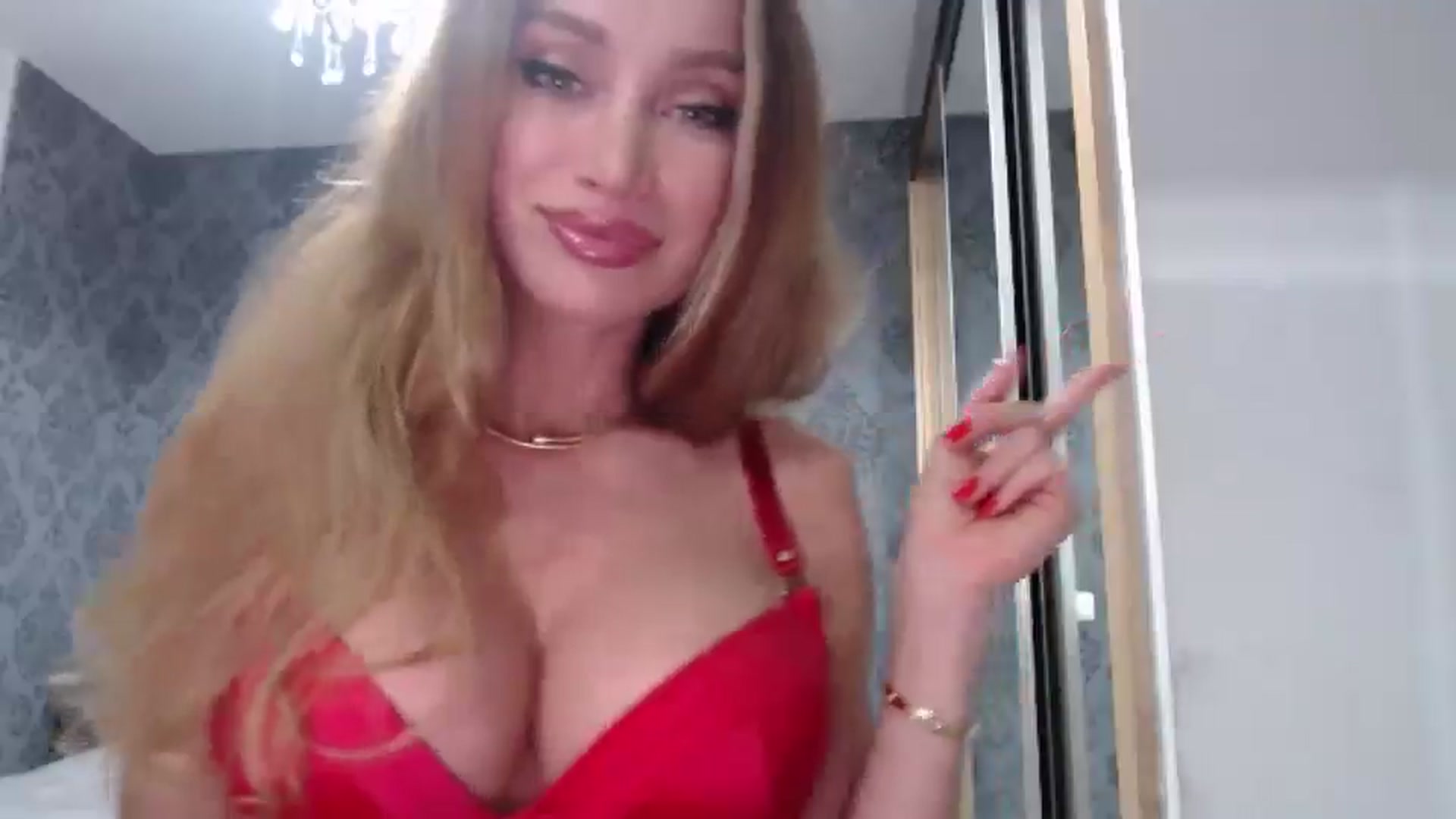 Gallery image thumbnail from Anayys's myfreecams stream on, 05/13/2025, 22:16 image 9 of 20