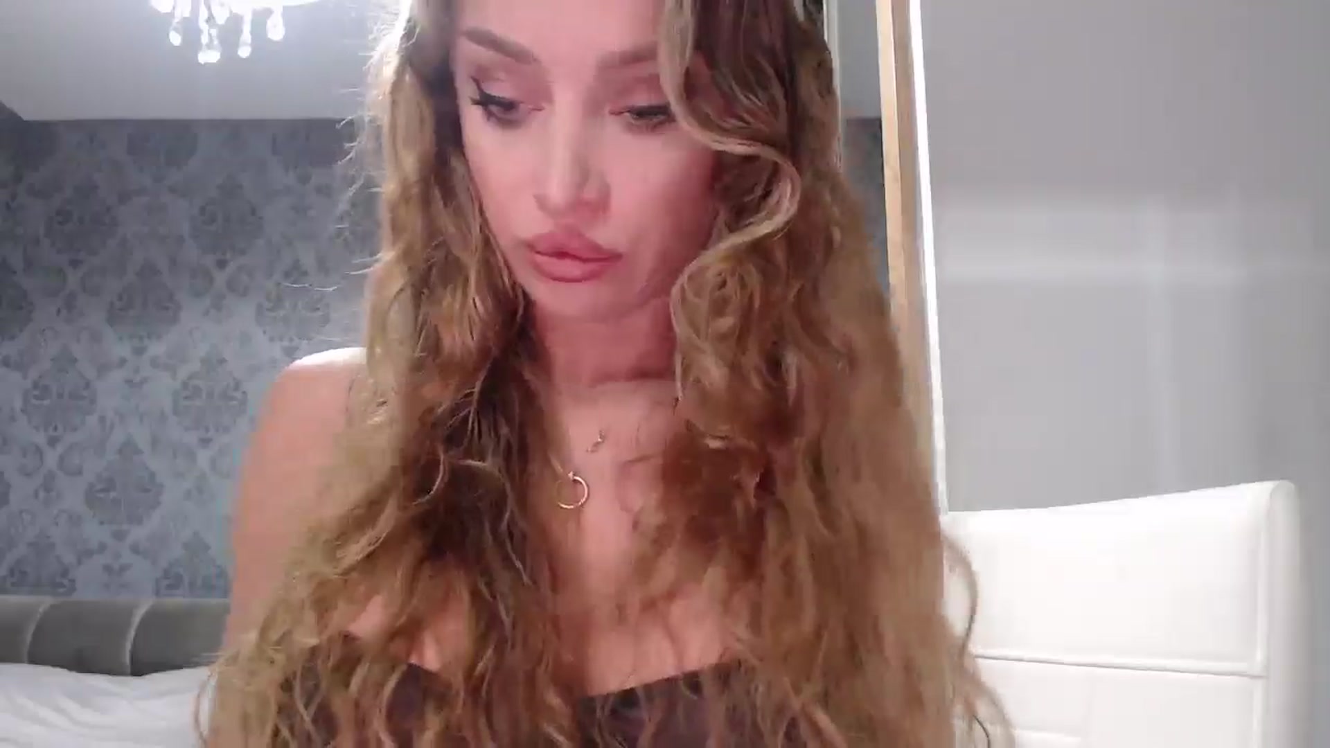 Gallery image thumbnail from Anayys's myfreecams stream on, 05/14/2025, 19:29 image 3 of 20