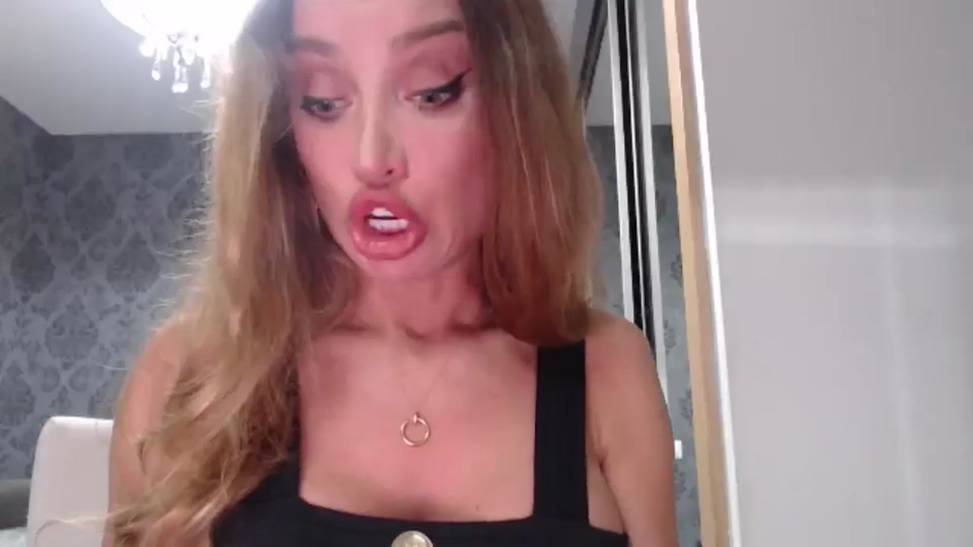Gallery image thumbnail from Anayys's myfreecams stream on, 05/17/2025, 19:13 image 11 of 20