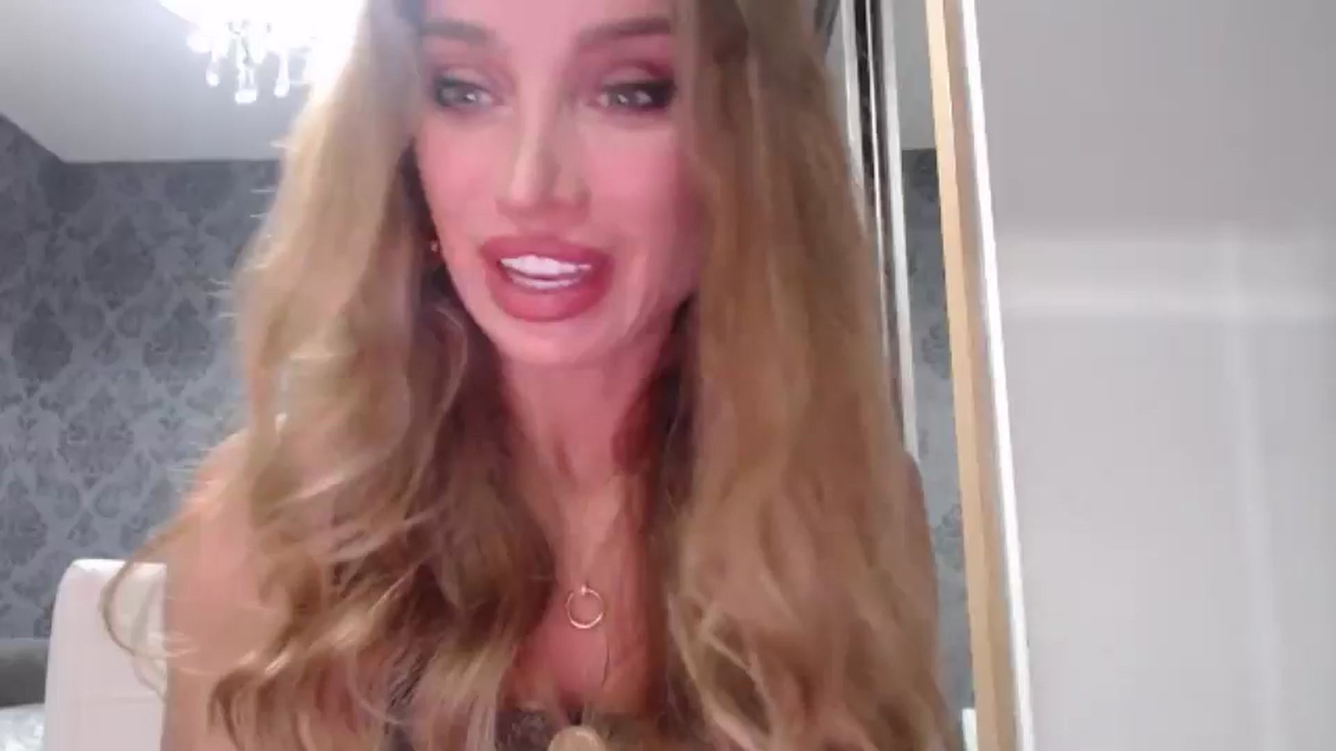 Gallery image thumbnail from Anayys's myfreecams stream on, 05/17/2025, 19:13 image 1 of 20