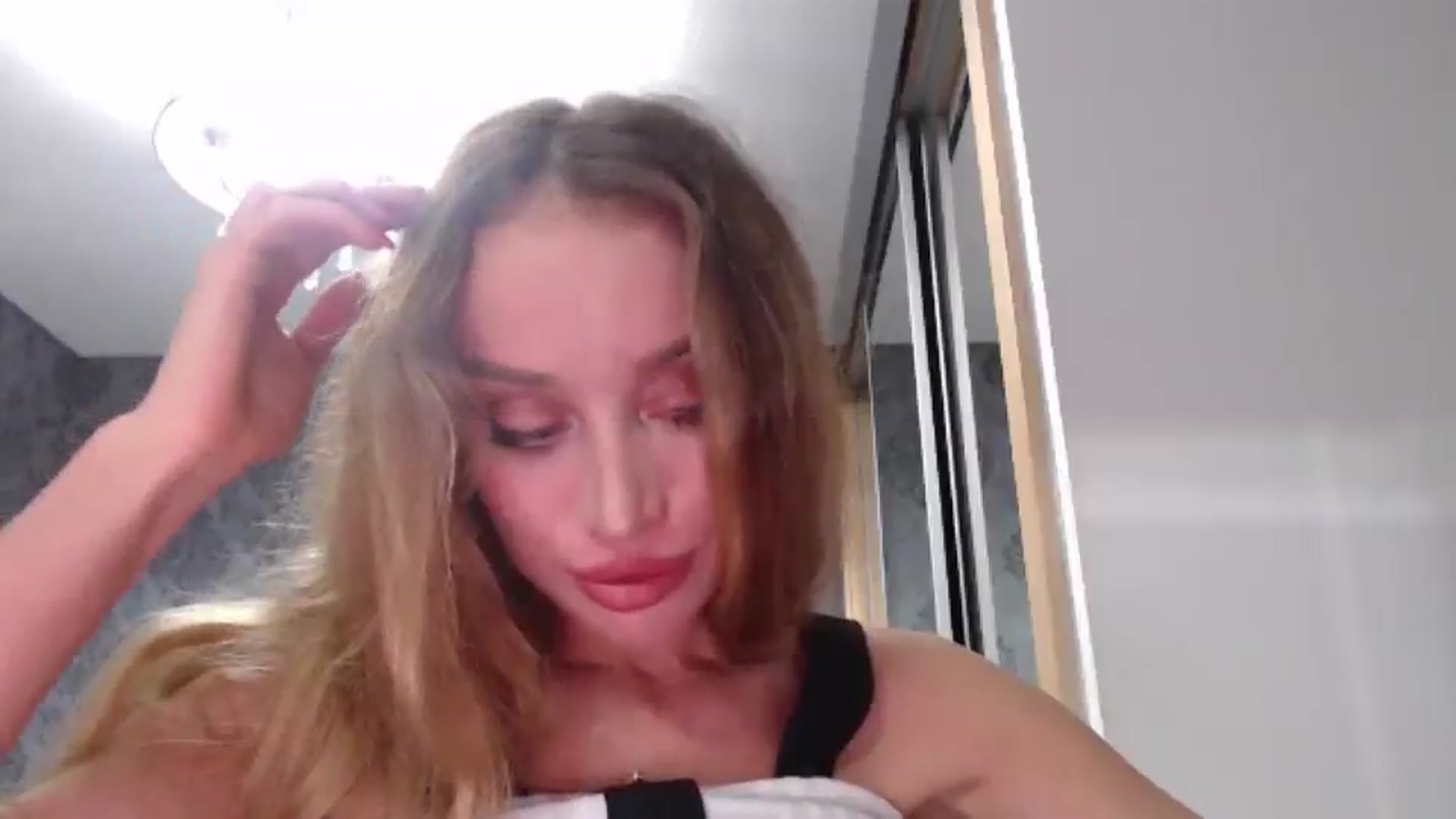 Gallery image thumbnail from Anayys's myfreecams stream on, 05/17/2025, 19:13 image 20 of 20
