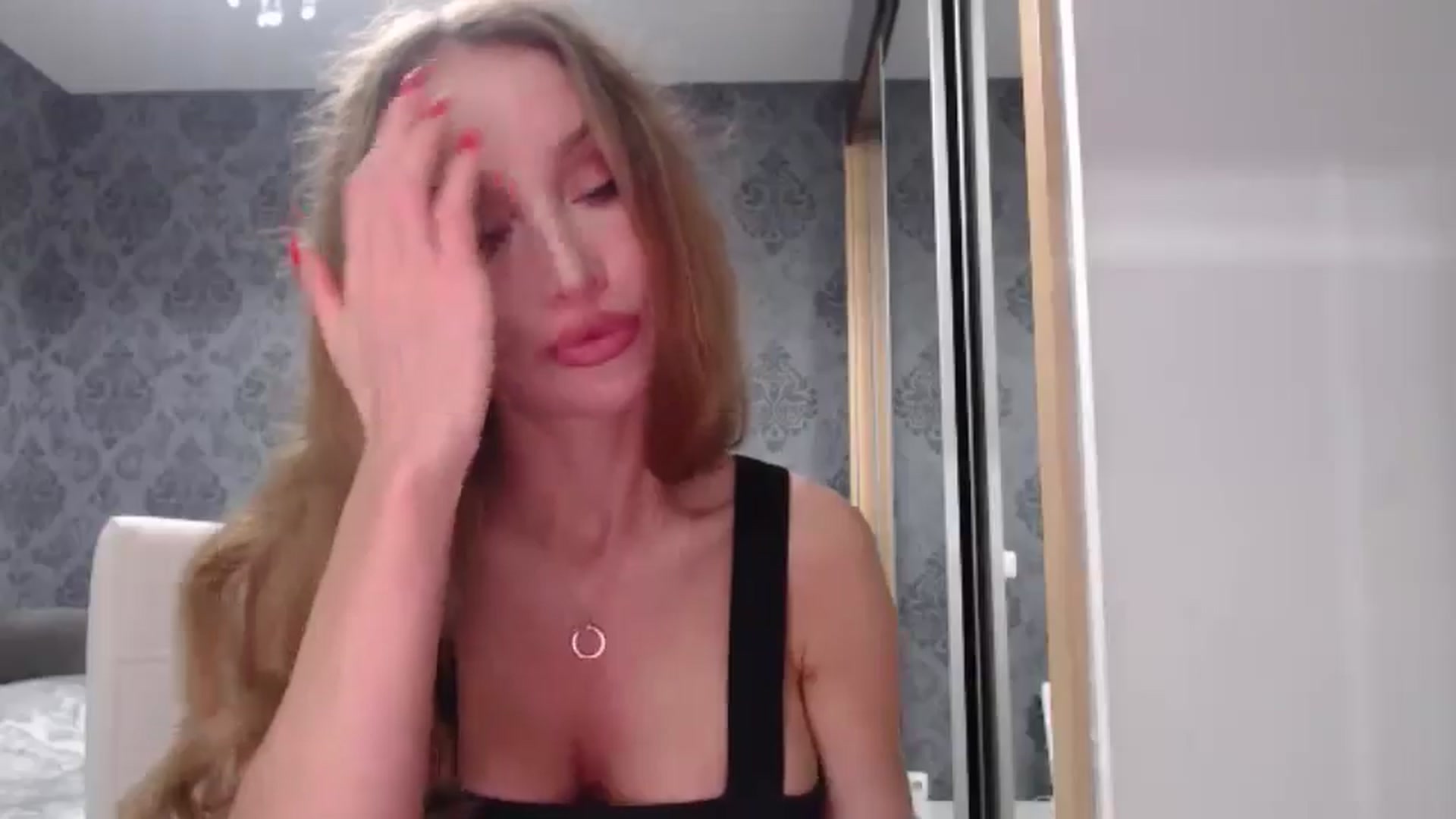 Gallery image thumbnail from Anayys's myfreecams stream on, 05/17/2025, 19:13 image 4 of 20