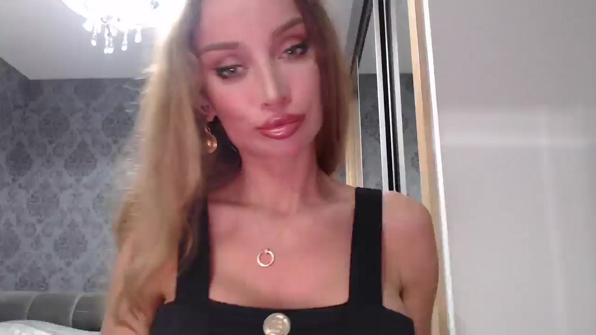 Gallery image thumbnail from Anayys's myfreecams stream on, 05/17/2025, 20:53 image 1 of 20
