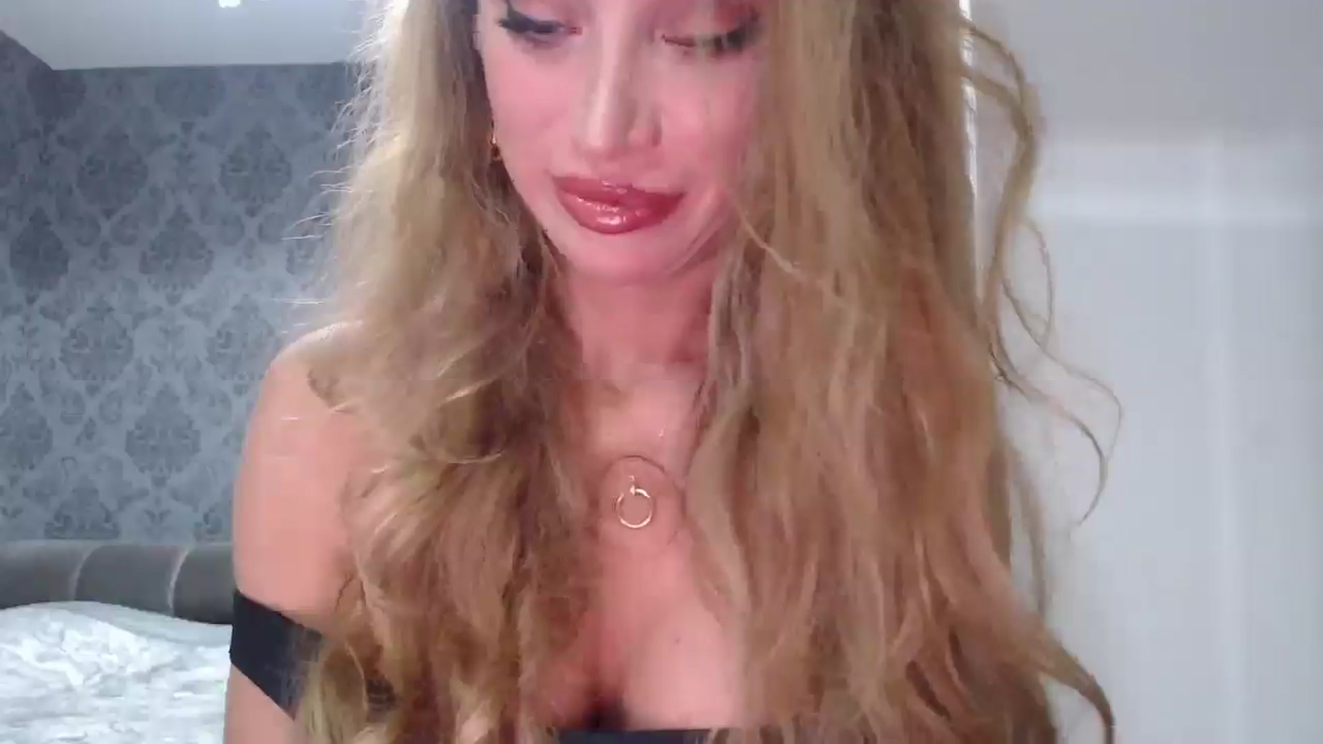 Gallery image thumbnail from Anayys's myfreecams stream on, 05/17/2025, 20:53 image 5 of 20