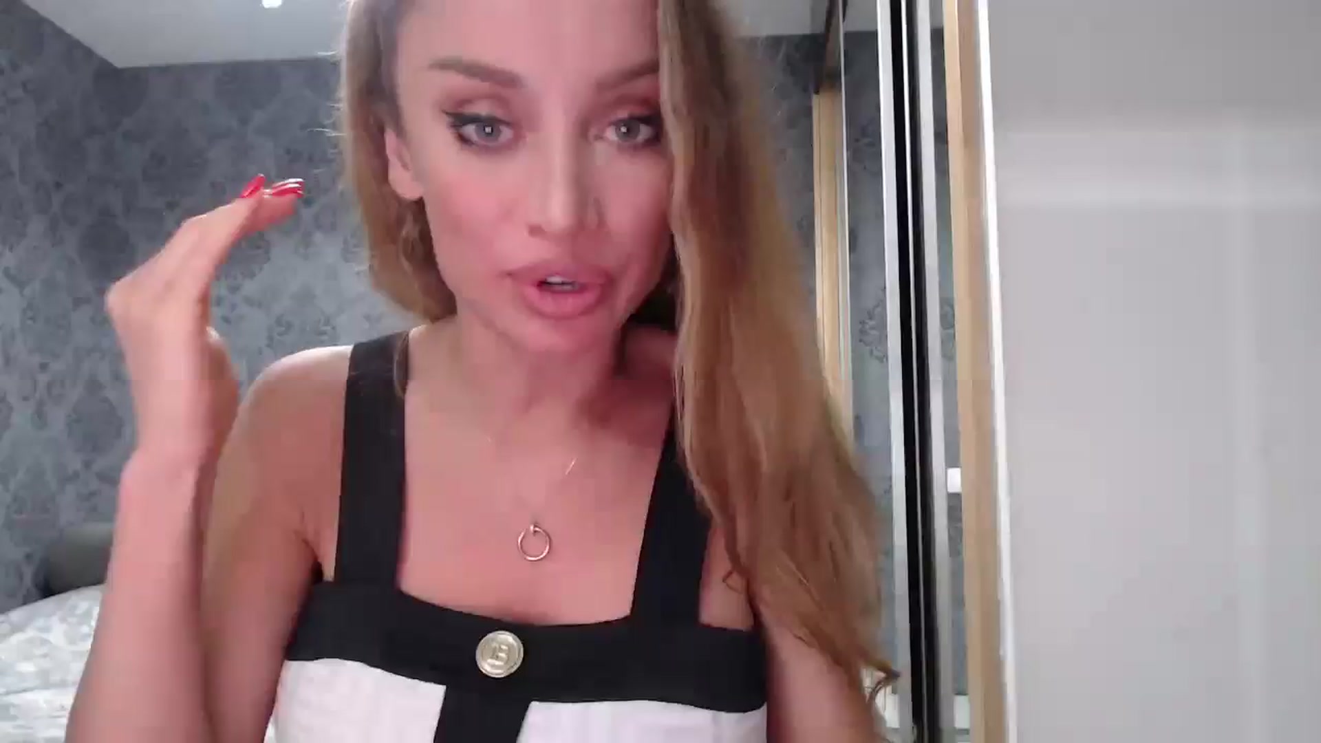 Gallery image thumbnail from Anayys's myfreecams stream on, 05/18/2025, 02:16 image 18 of 20
