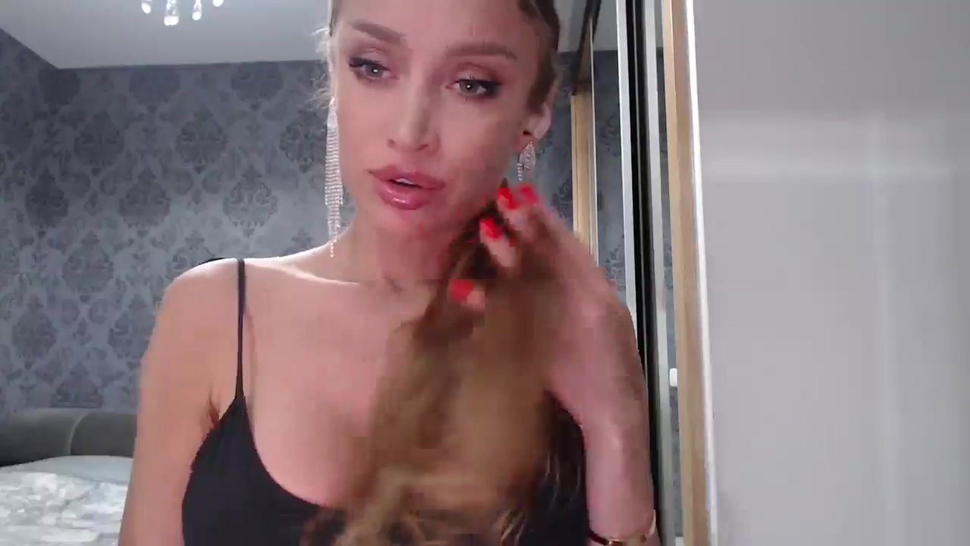 Gallery image thumbnail from Anayys's myfreecams stream on, 05/19/2025, 19:30 image 9 of 20