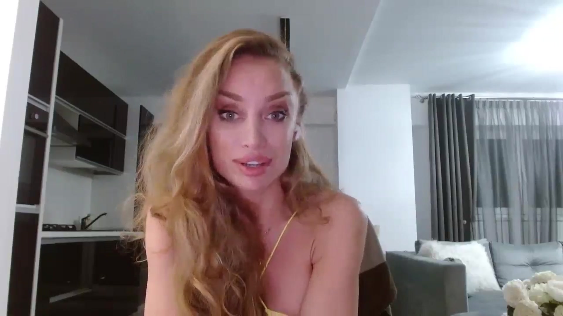Gallery image thumbnail from Anayys's myfreecams stream on, 05/28/2025, 24:00 image 14 of 20