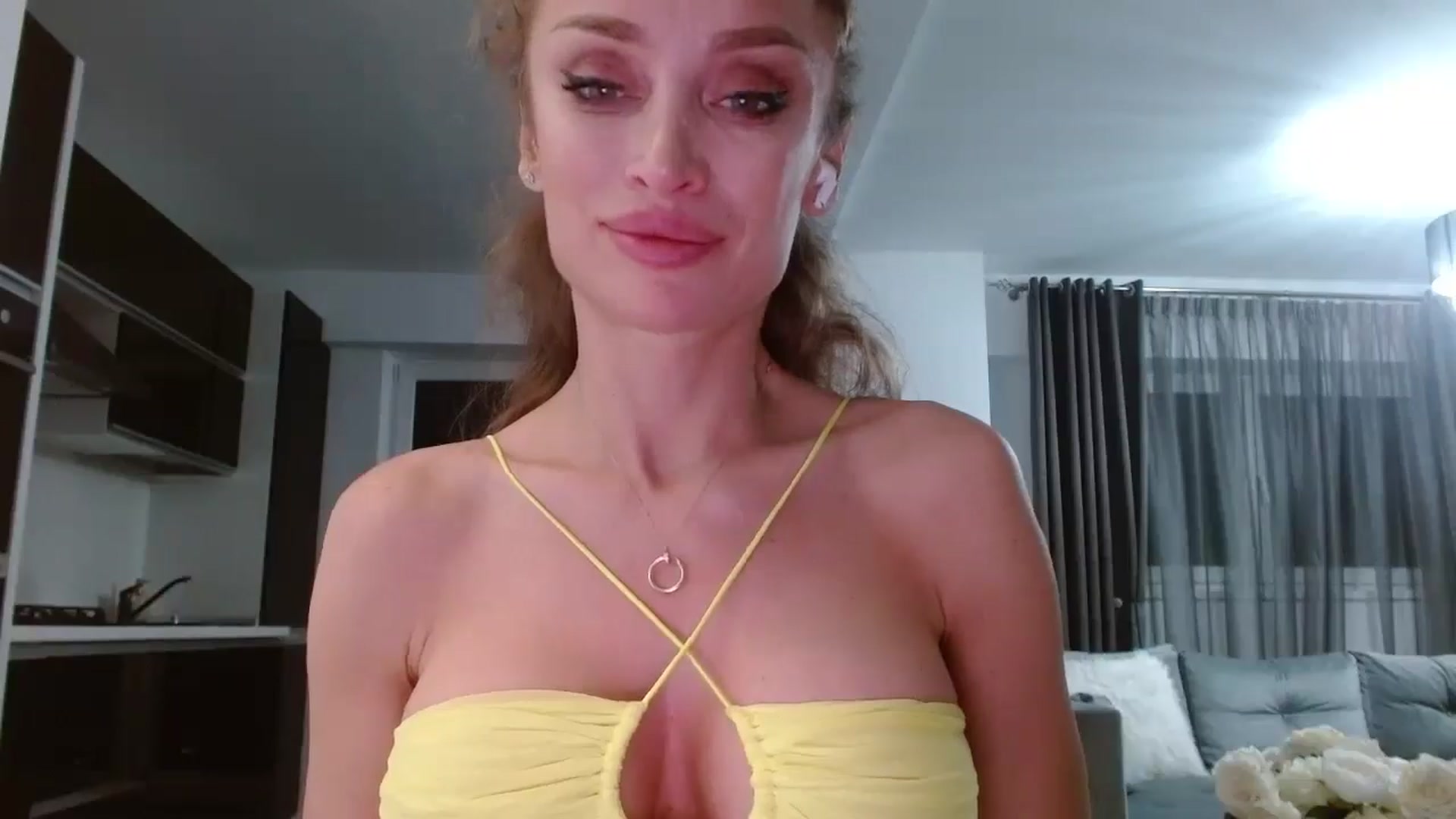 Gallery image thumbnail from Anayys's myfreecams stream on, 05/28/2025, 24:37 image 20 of 20