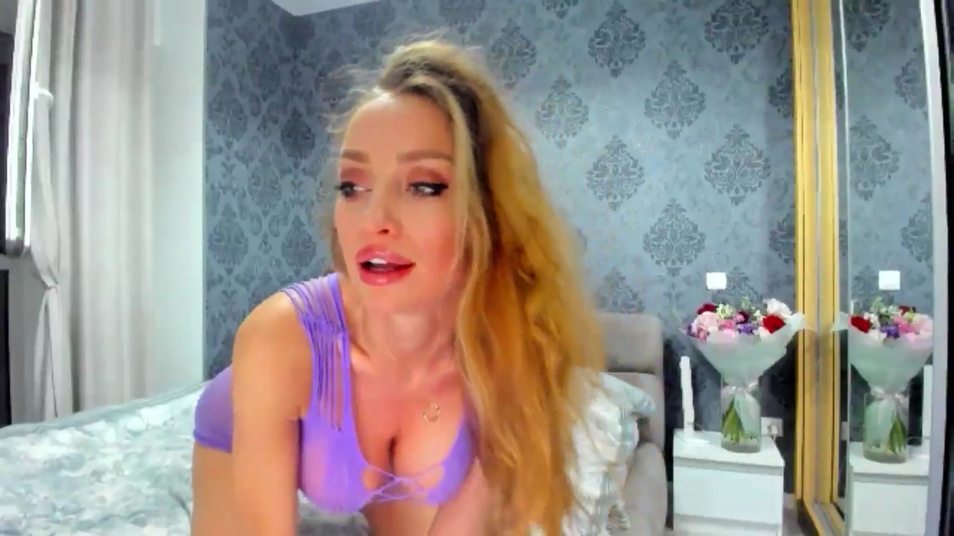 Gallery image thumbnail from Anayys's myfreecams stream on, 05/28/2025, 21:18 image 15 of 20