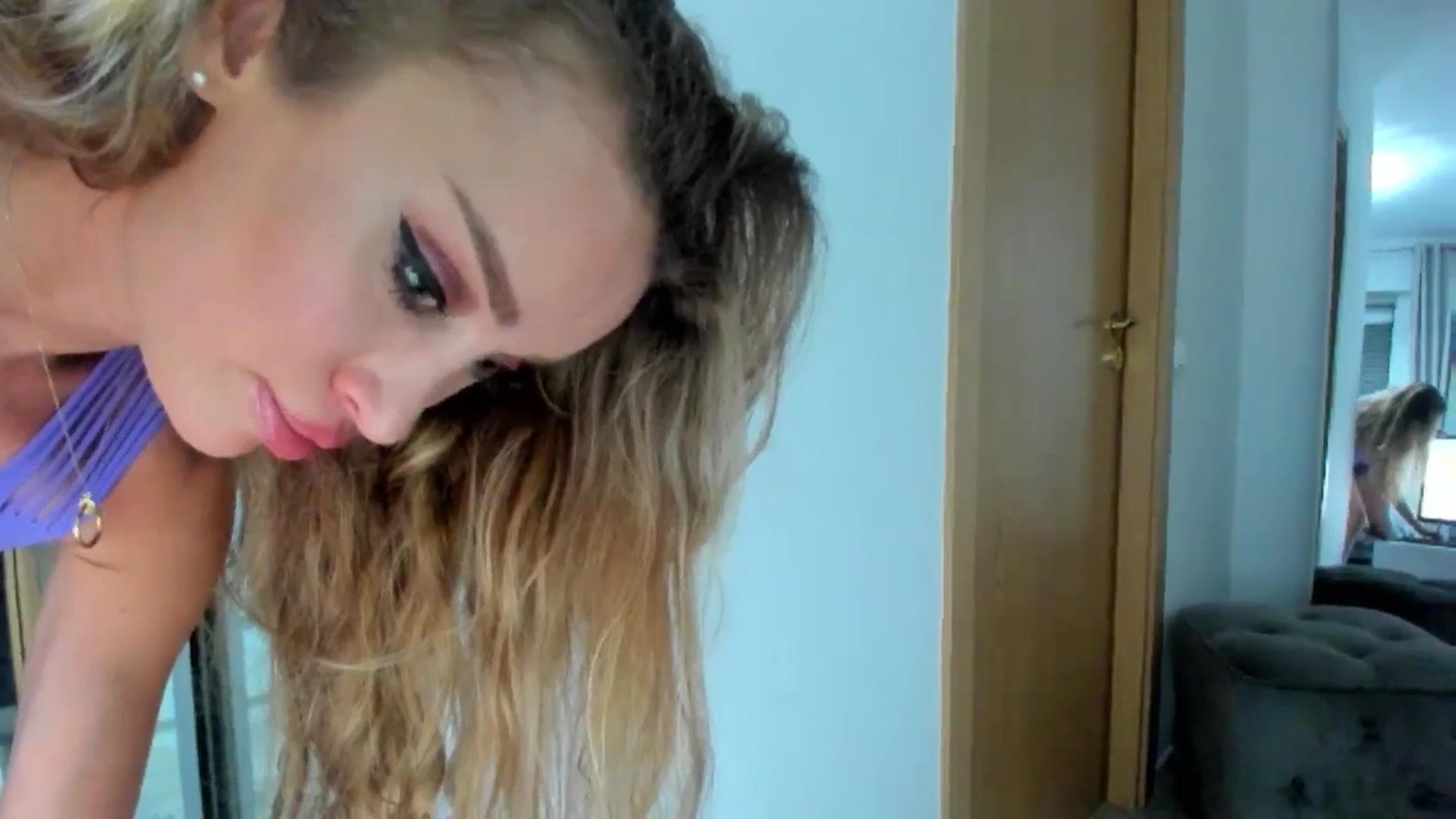 Gallery image thumbnail from Anayys's myfreecams stream on, 05/28/2025, 21:18 image 12 of 20