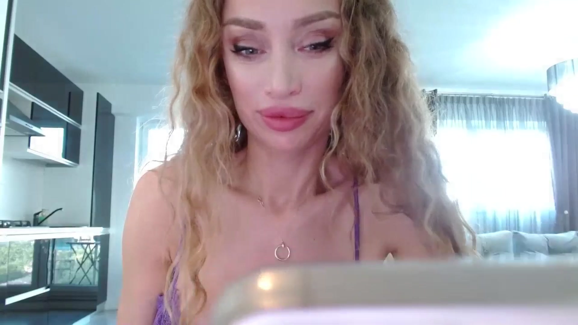 Gallery image thumbnail from Anayys's myfreecams stream on, 06/02/2025, 04:27 image 7 of 20