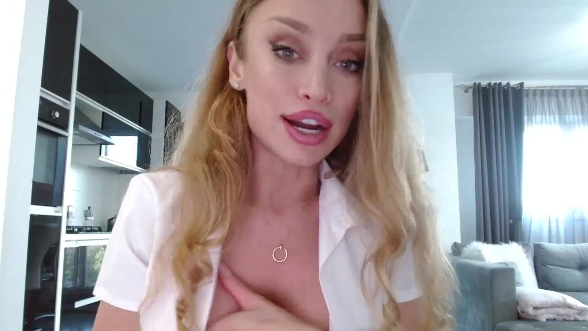 Gallery image thumbnail from Anayys's myfreecams stream on, 06/03/2025, 04:21 image 12 of 20