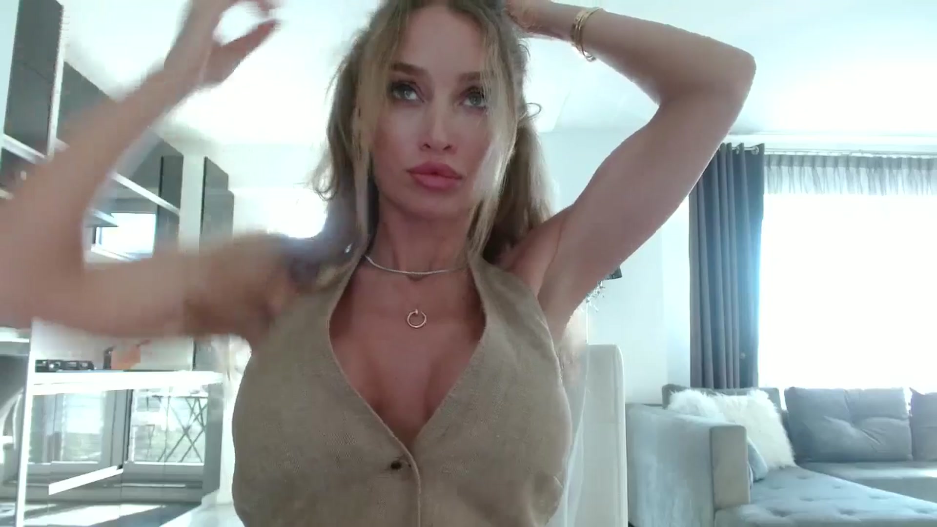 Gallery image thumbnail from Anayys's myfreecams stream on, 06/08/2025, 14:25 image 19 of 20