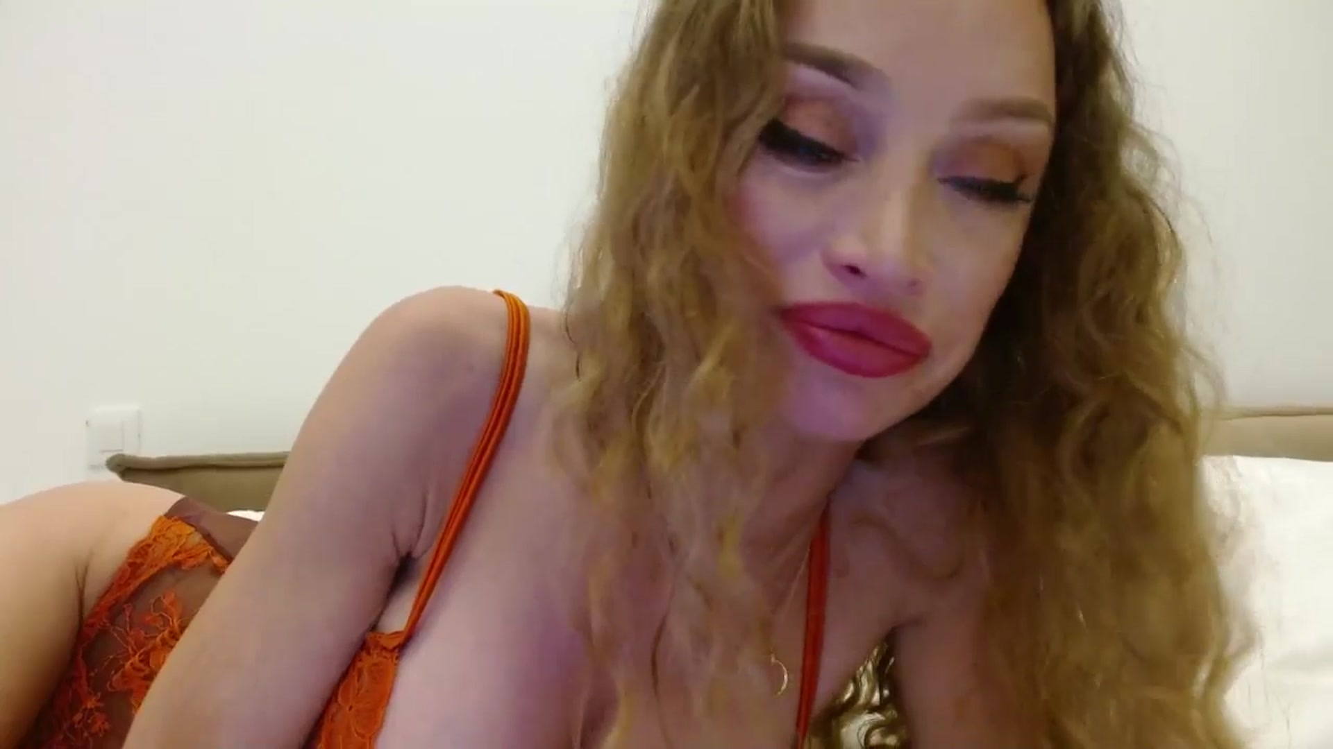 Gallery image thumbnail from Anayys's myfreecams stream on, 06/23/2025, 21:34 image 10 of 20