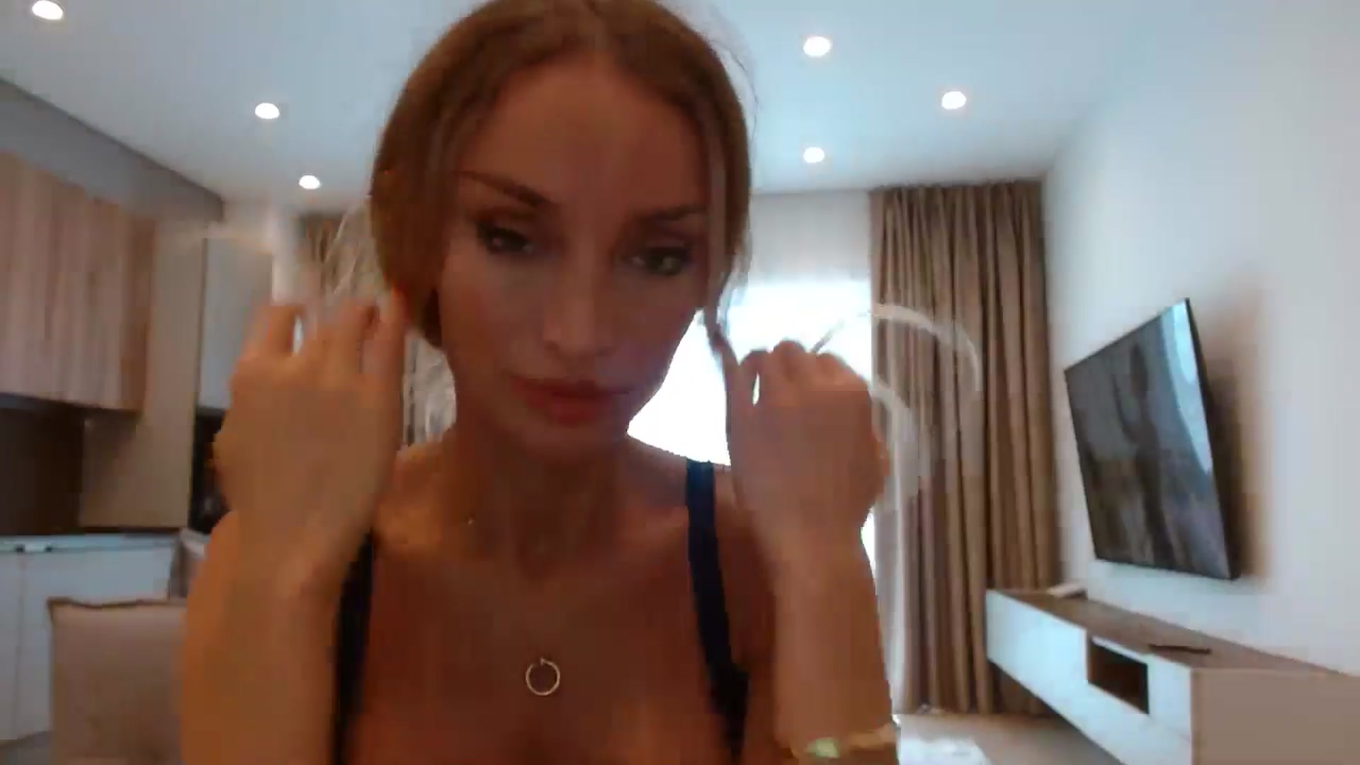 Gallery image thumbnail from Anayys's myfreecams stream on, 06/26/2025, 14:17 image 2 of 20