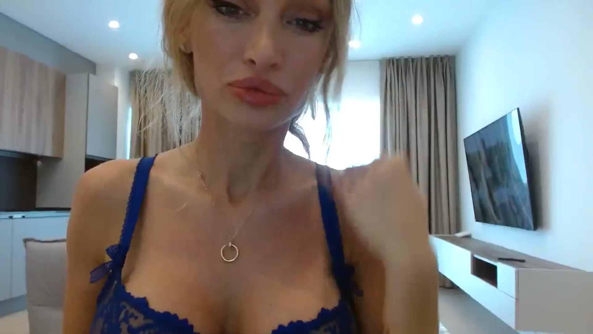 Gallery image thumbnail from Anayys's myfreecams stream on, 06/26/2025, 14:17 image 9 of 20