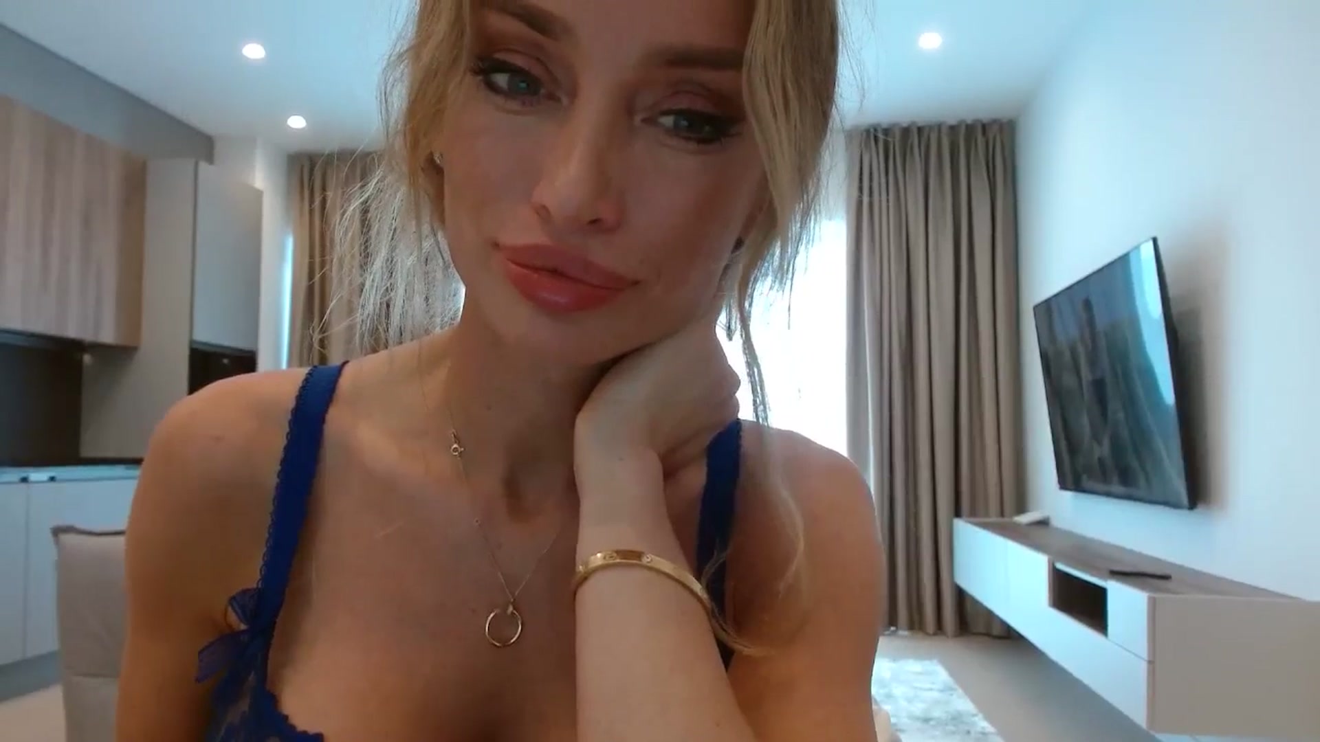 Gallery image thumbnail from Anayys's myfreecams stream on, 06/26/2025, 14:17 image 10 of 20