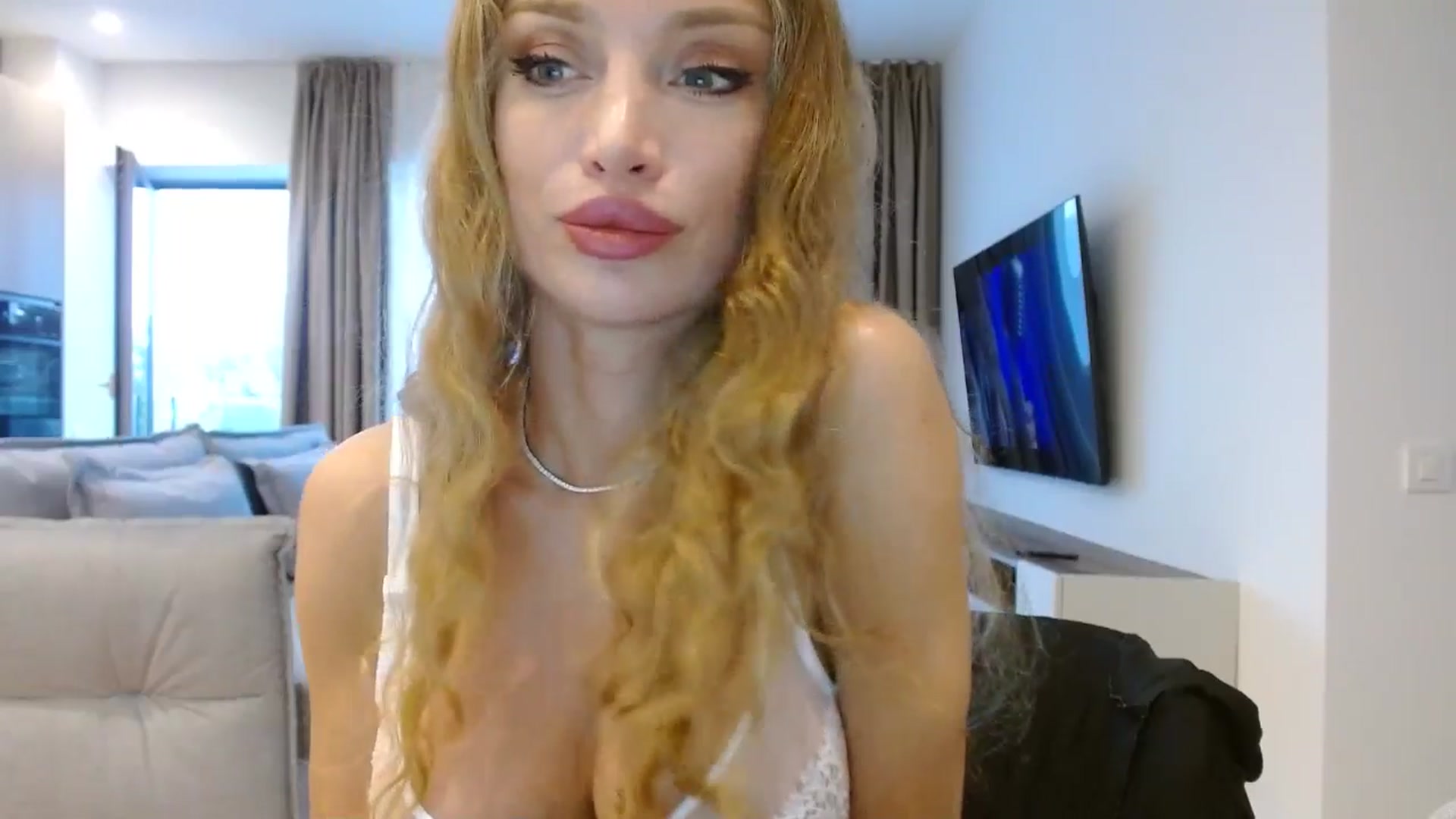 Gallery image thumbnail from Anayys's myfreecams stream on, 06/28/2025, 18:40 image 2 of 20