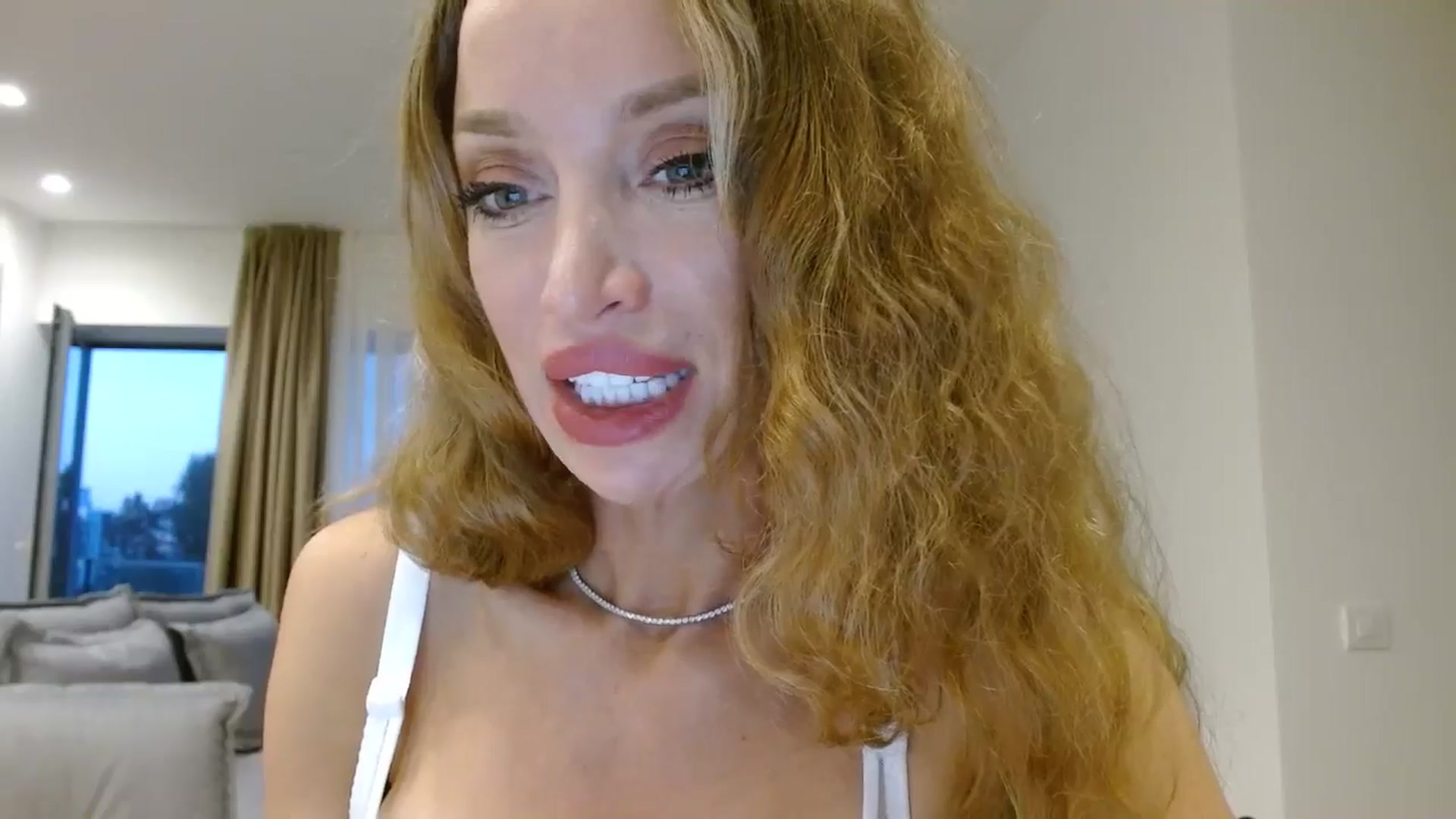 Gallery image thumbnail from Anayys's myfreecams stream on, 06/28/2025, 18:40 image 14 of 20