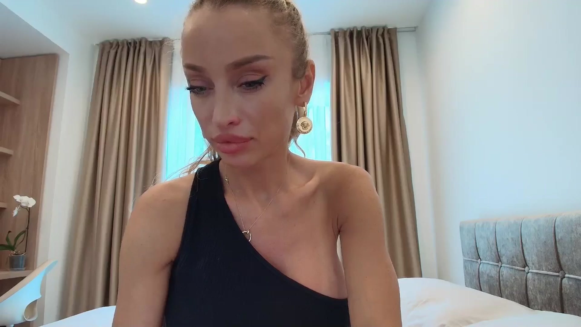 Gallery image thumbnail from Anayys's myfreecams stream on, 07/13/2025, 13:59 image 2 of 20