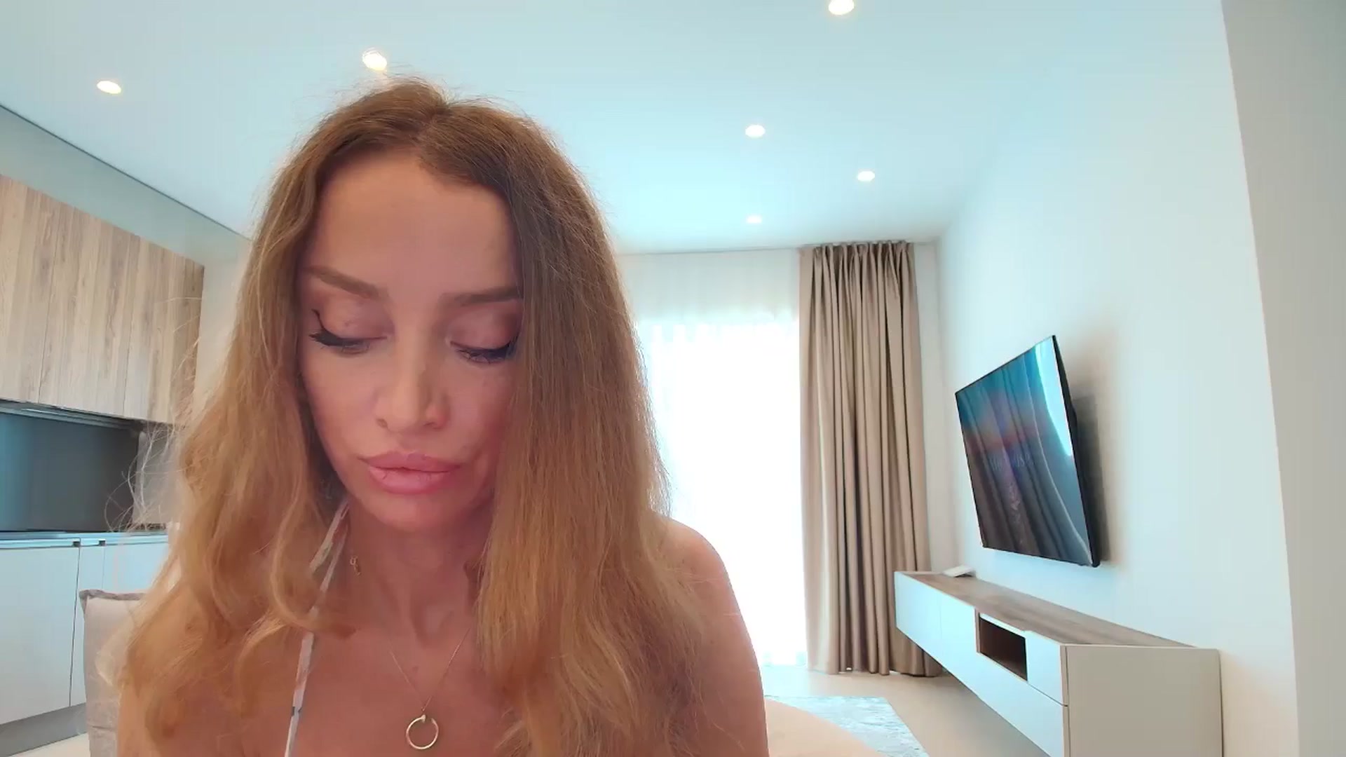 Gallery image thumbnail from Anayys's myfreecams stream on, 07/14/2025, 10:52 image 1 of 20