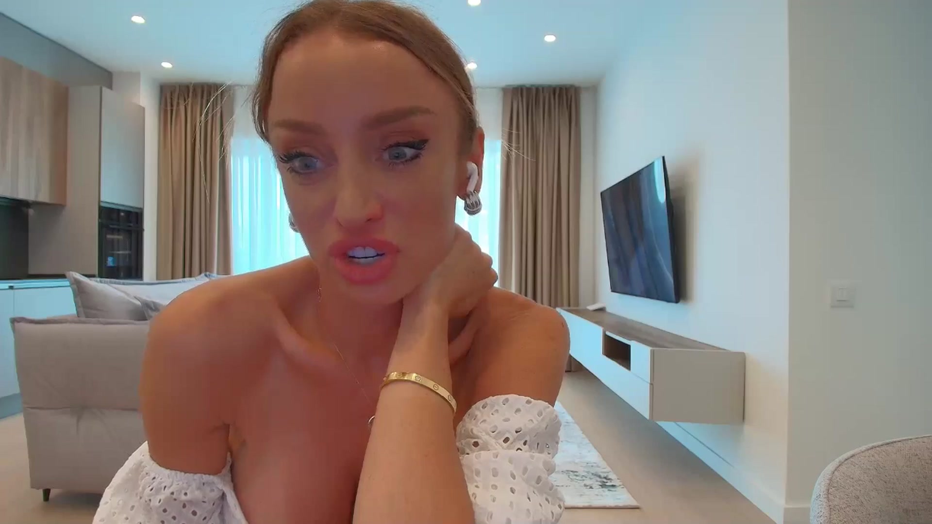 Gallery image thumbnail from Anayys's myfreecams stream on, 07/14/2025, 12:45 image 13 of 20