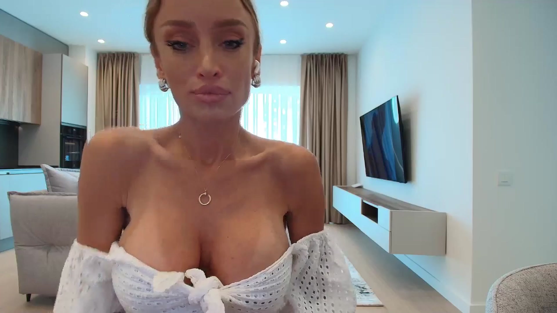 Gallery image thumbnail from Anayys's myfreecams stream on, 07/14/2025, 12:45 image 16 of 20