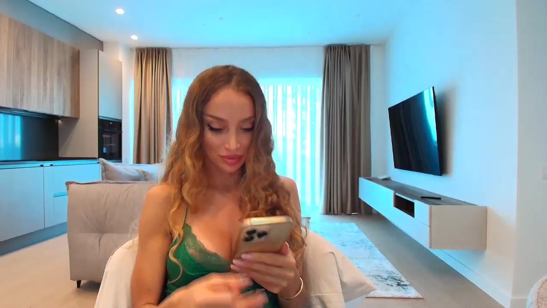 Gallery image thumbnail from Anayys's myfreecams stream on, 07/18/2025, 15:36 image 6 of 20