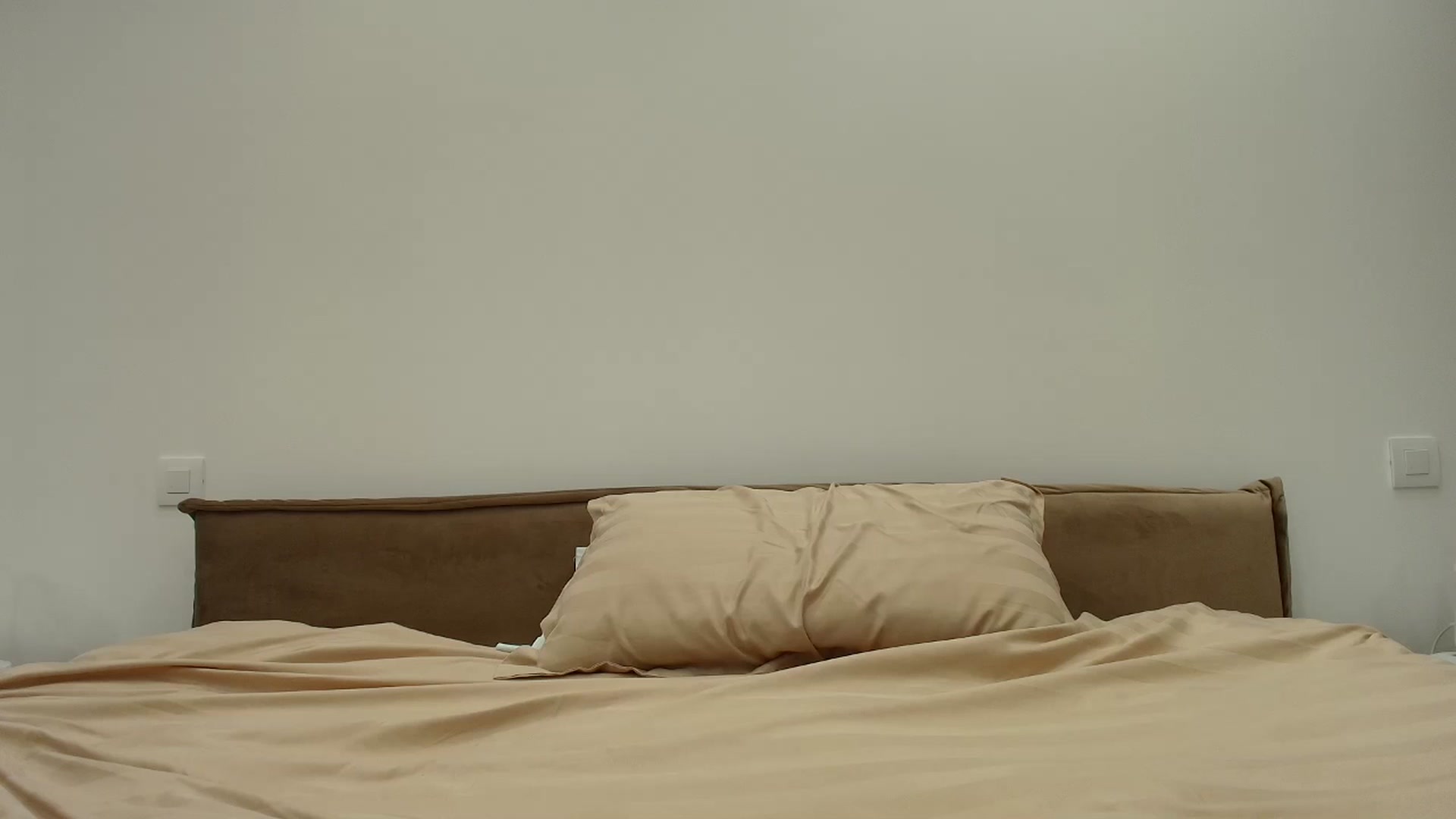 Gallery image thumbnail from Anayys's myfreecams stream on, 07/23/2025, 20:27 image 16 of 20