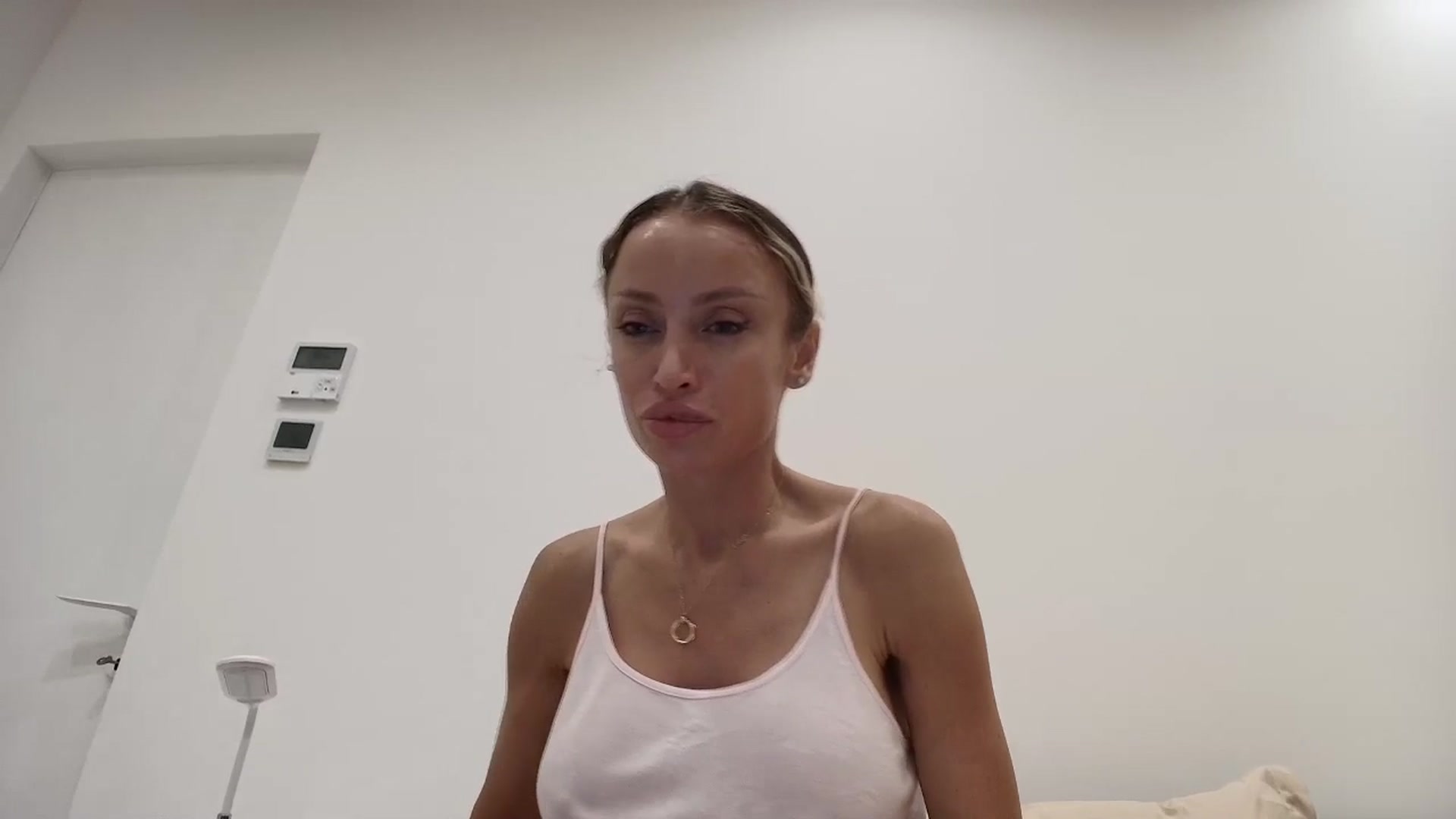 Gallery image thumbnail from Anayys's myfreecams stream on, 07/28/2025, 24:27 image 16 of 20
