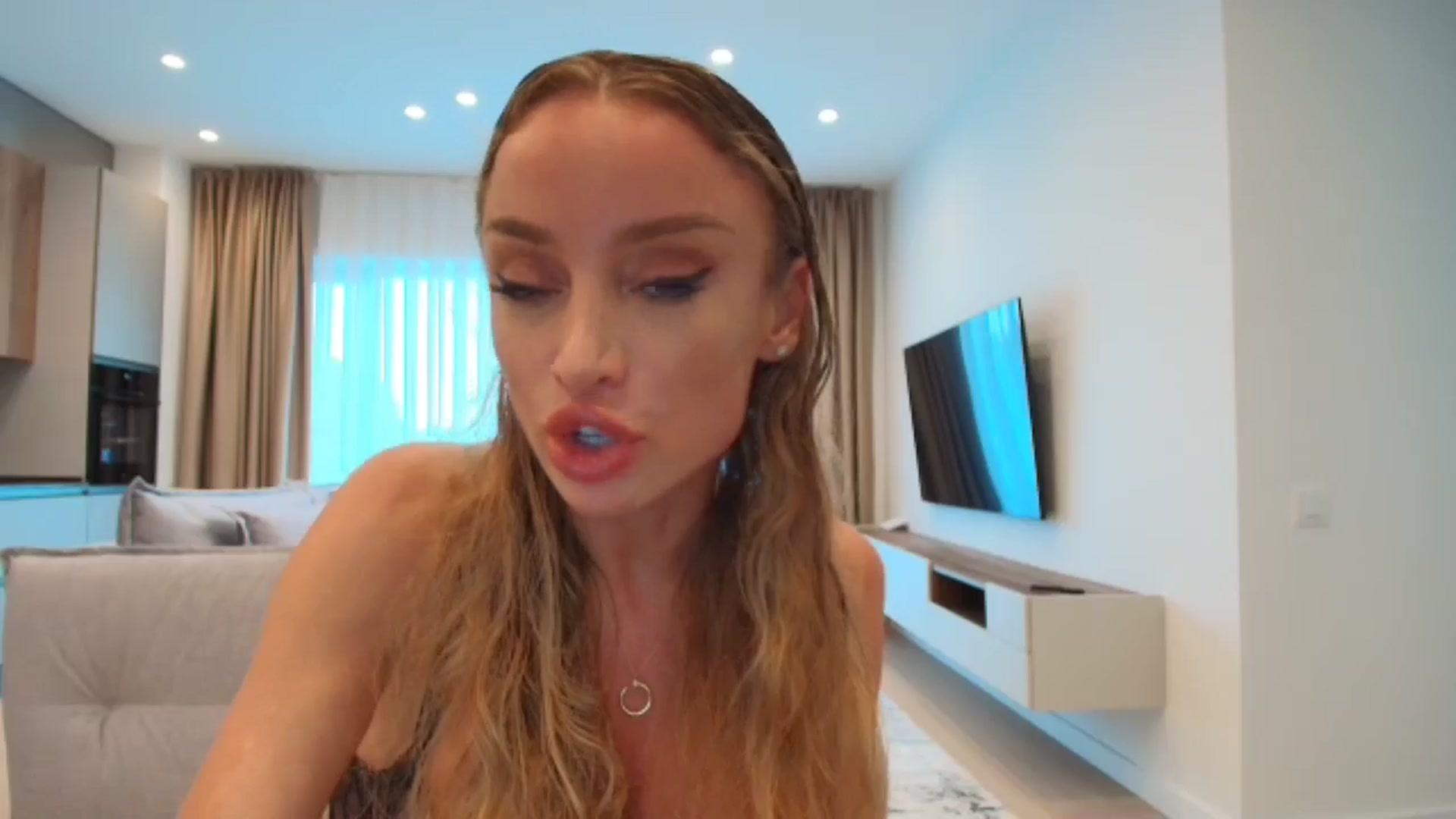Gallery image thumbnail from Anayys's myfreecams stream on, 07/28/2025, 15:23 image 11 of 20