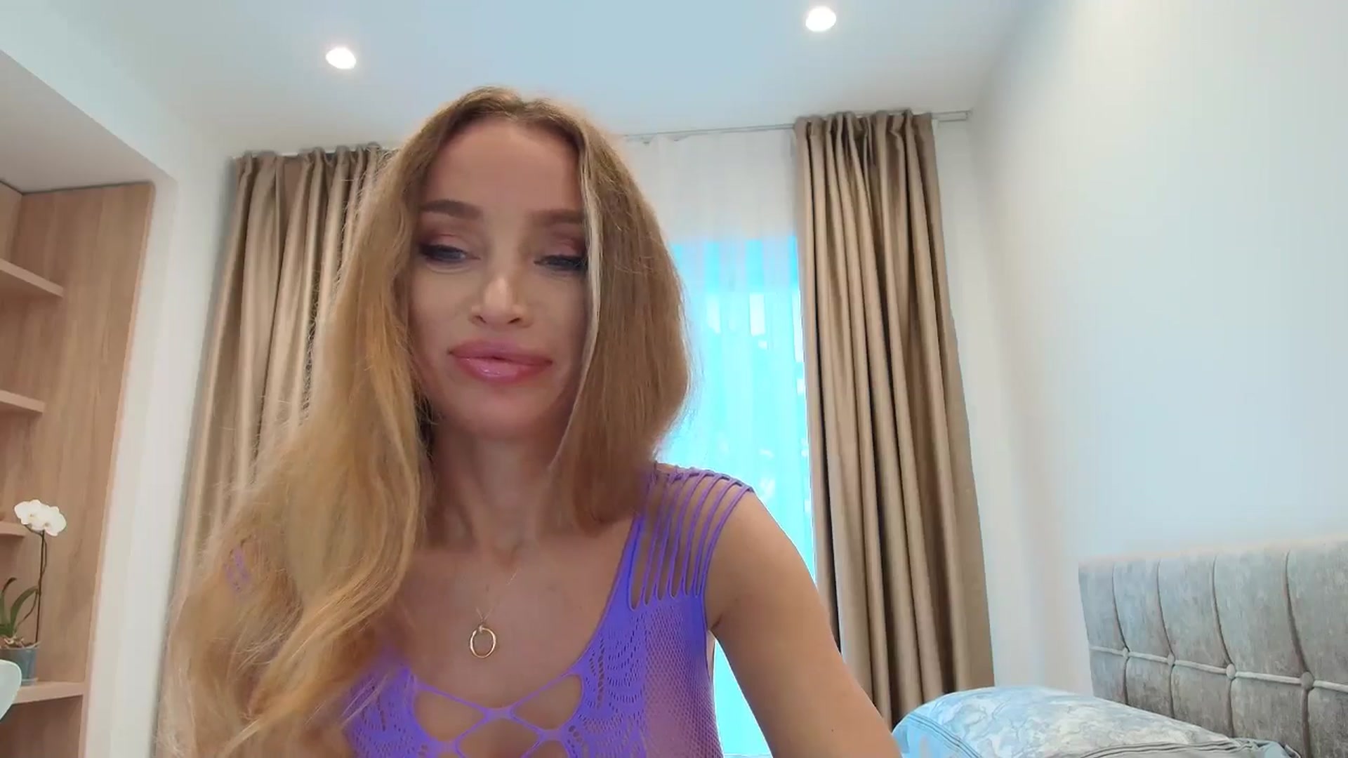 Gallery image thumbnail from Anayys's myfreecams stream on, 07/29/2025, 13:03 image 4 of 20