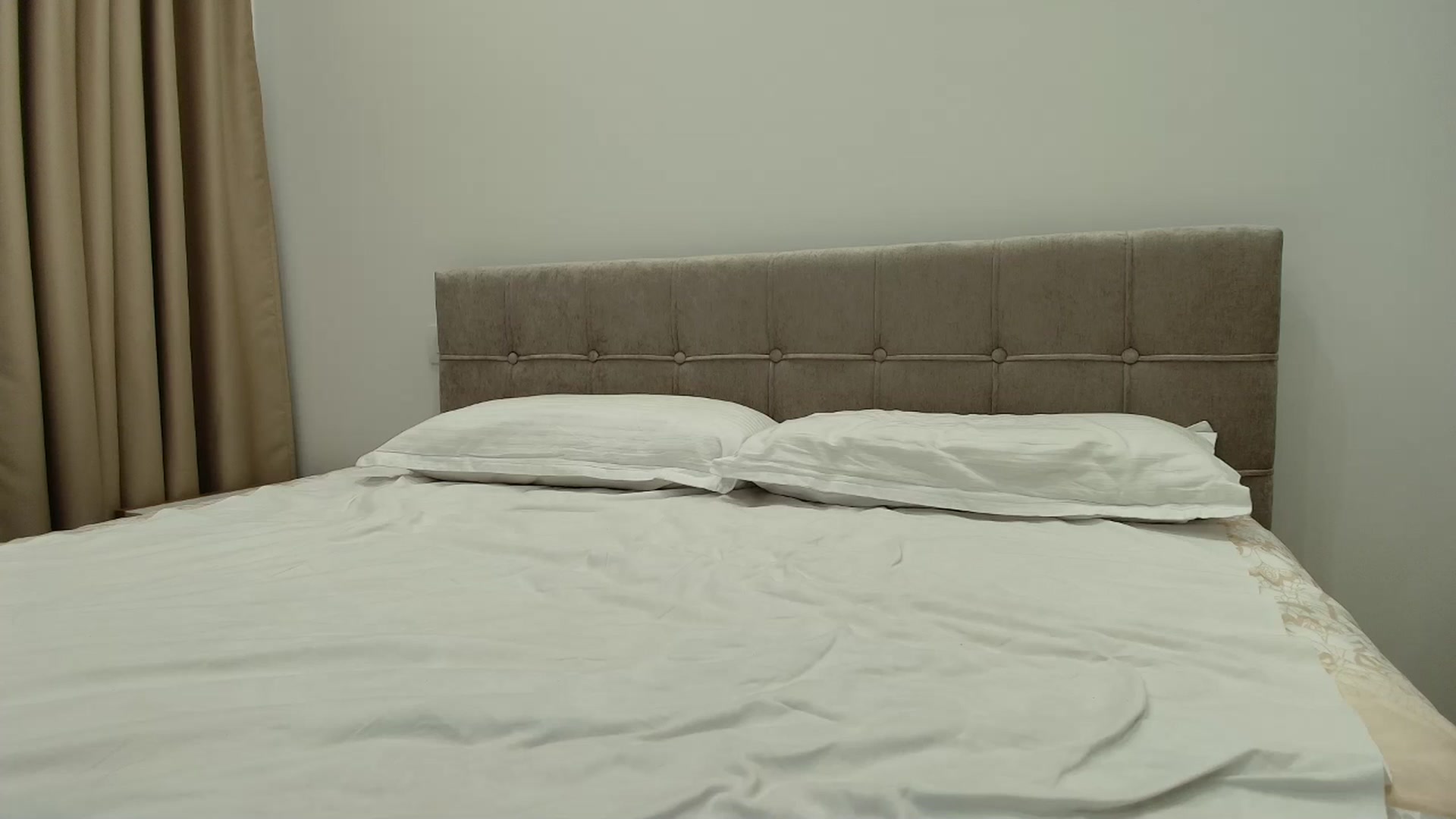 Gallery image thumbnail from Anayys's myfreecams stream on, 08/06/2025, 23:18 image 9 of 20