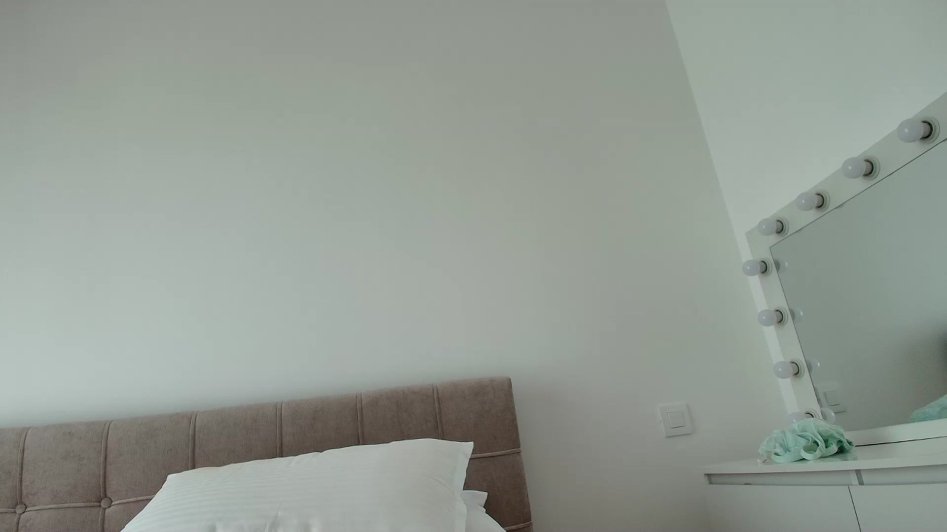 Gallery image thumbnail from Anayys's myfreecams stream on, 08/12/2025, 09:12 image 9 of 20