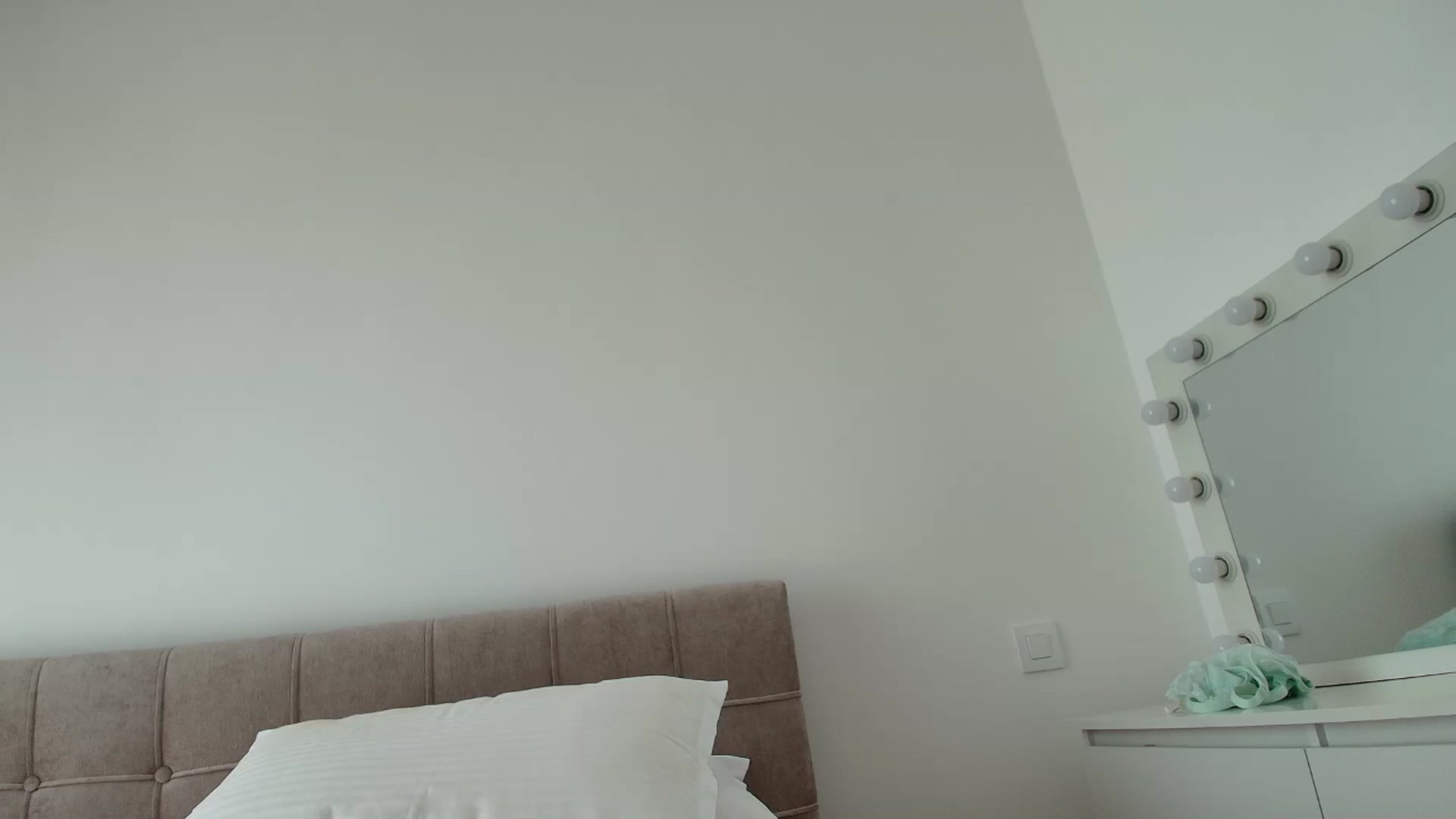 Gallery image thumbnail from Anayys's myfreecams stream on, 08/12/2025, 09:12 image 15 of 20