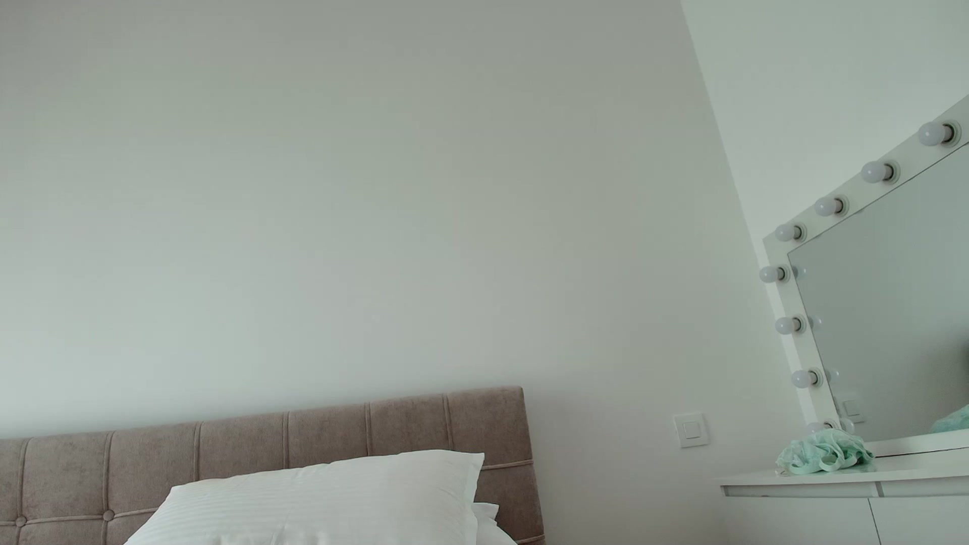 Gallery image thumbnail from Anayys's myfreecams stream on, 08/12/2025, 09:12 image 14 of 20