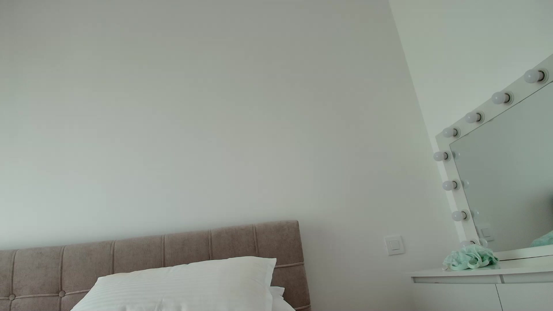 Gallery image thumbnail from Anayys's myfreecams stream on, 08/12/2025, 09:12 image 6 of 20