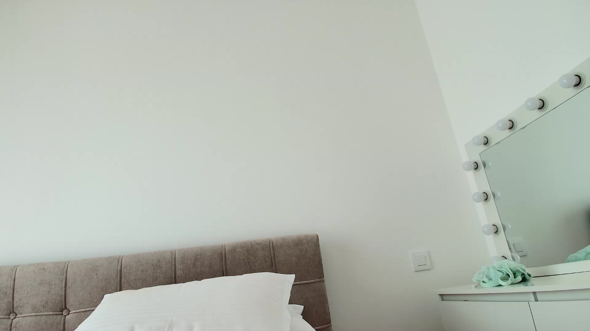 Gallery image thumbnail from Anayys's myfreecams stream on, 08/12/2025, 09:12 image 1 of 20