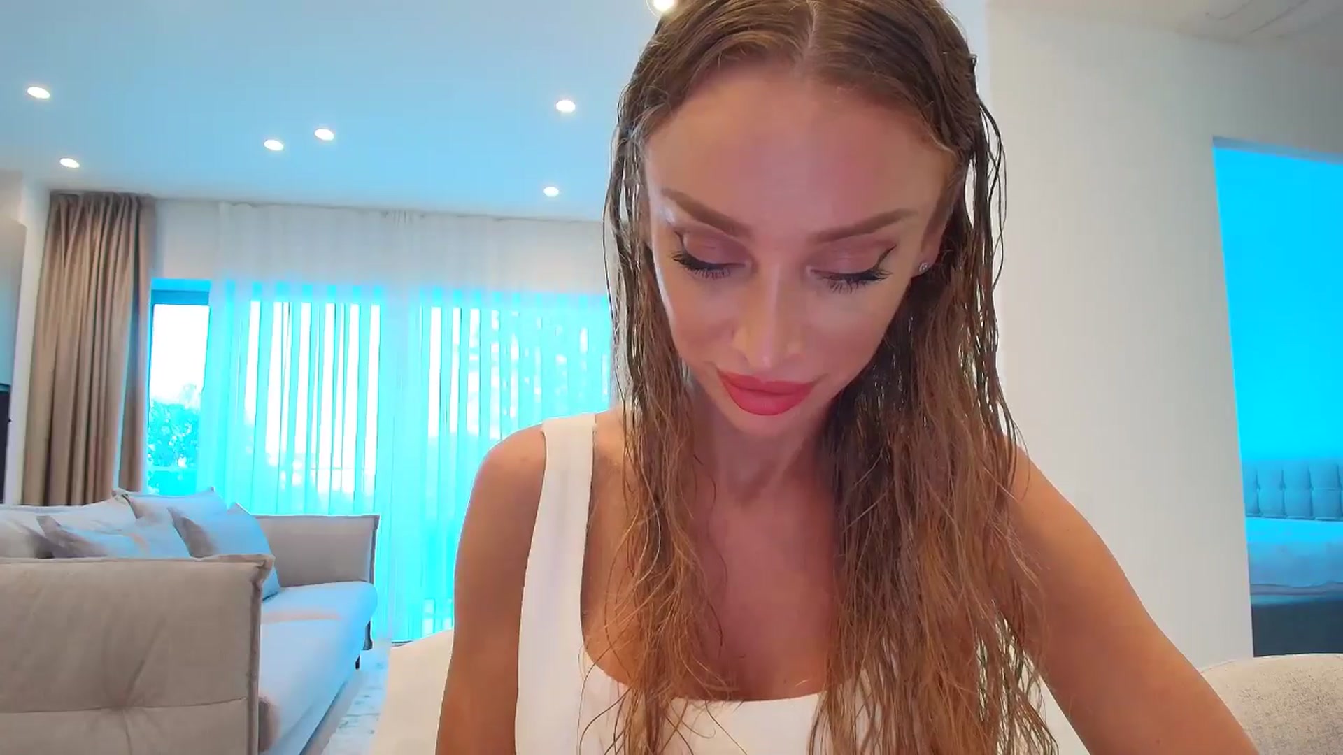 Gallery image thumbnail from Anayys's myfreecams stream on, 08/13/2025, 17:06 image 4 of 20